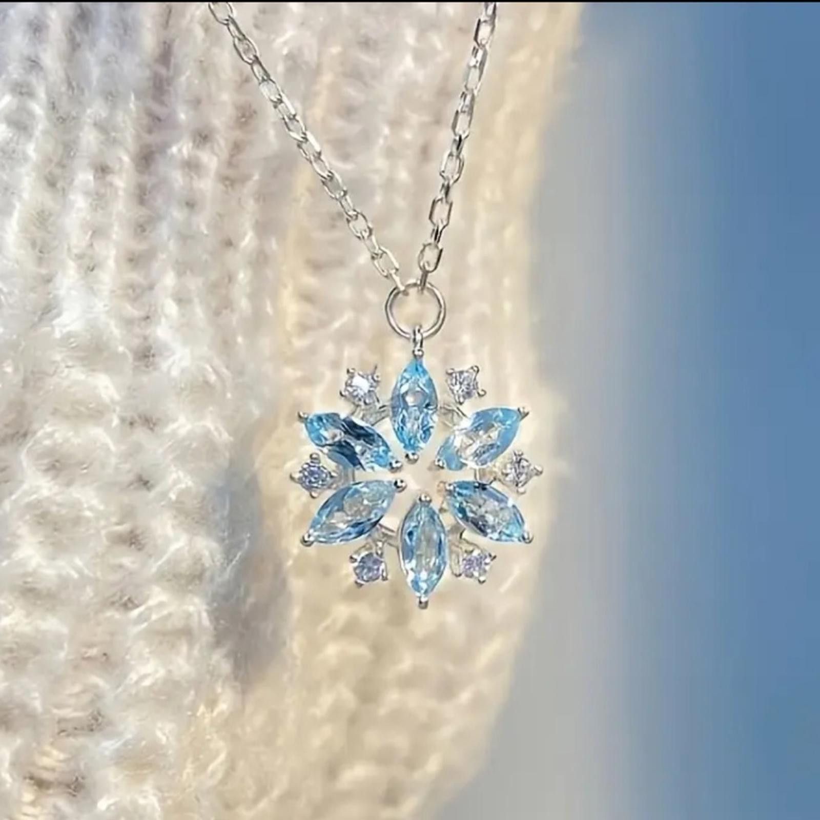 Designer Silver Snowflake Pendant Necklace Baby Blue Diamond Cz NWT Size ONE SIZE - 2 Thumbnail