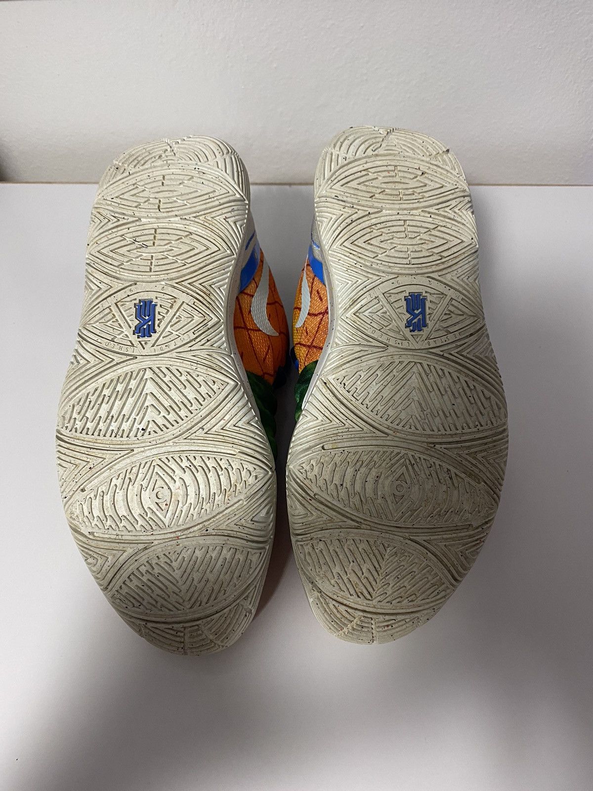Nike Kyrie 5 Sponge Bob "Pineapple" size 6.5 Size US 6.5 / EU 39-40 - 5 Thumbnail