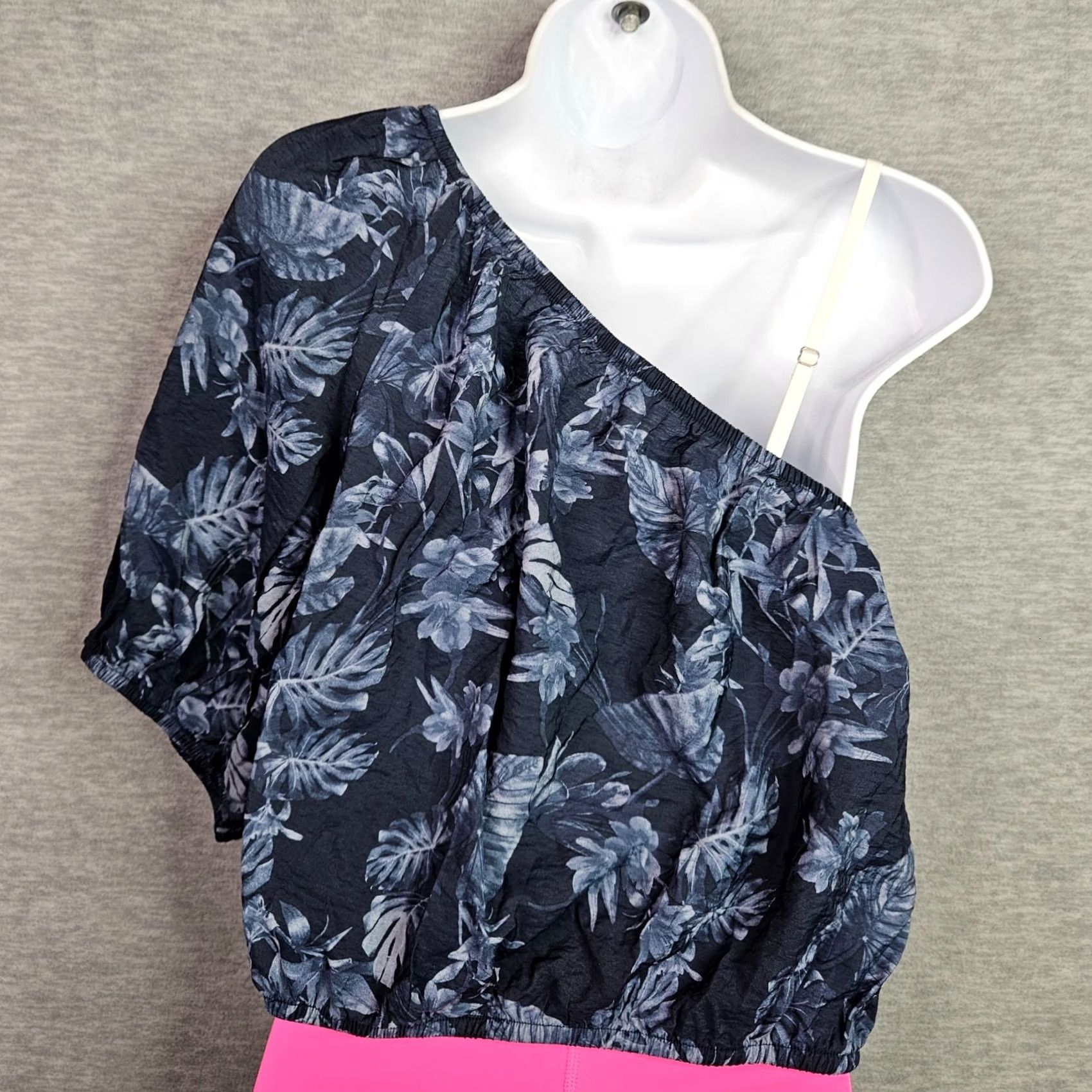 Banana Republic Banana Republic Women's Floral Printed Off One Shoulder Cropped Top L NEW Size L / US 10 / IT 46 - 2 Thumbnail