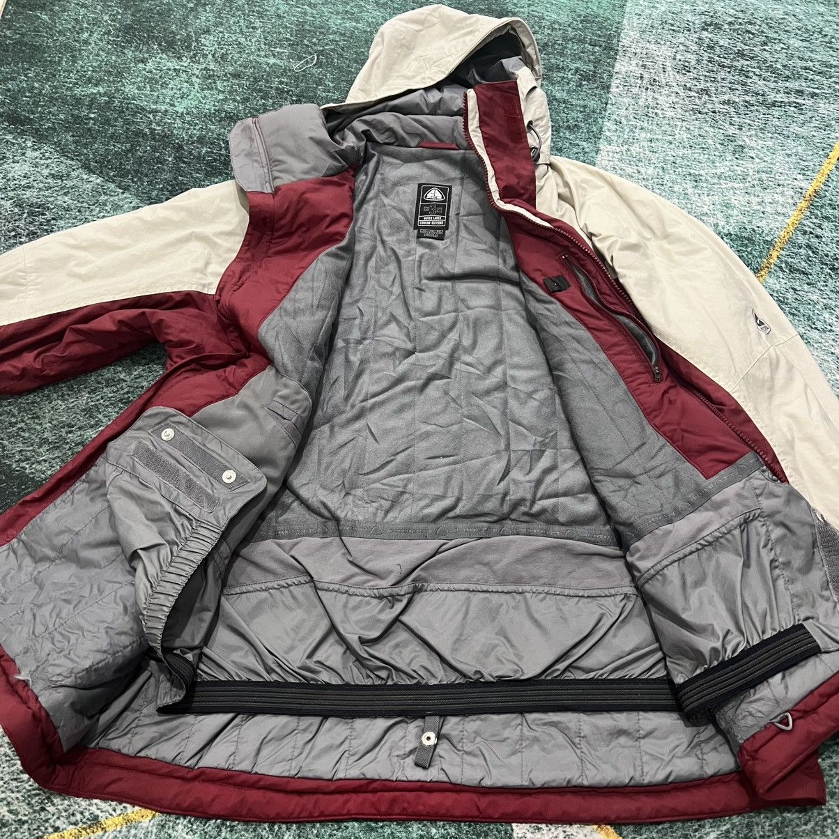 Nike ACG Vintage Nike ACG Stormfit Snowboarding Jacket Size XL Size US XL / EU 56 / 4 - 6 Thumbnail