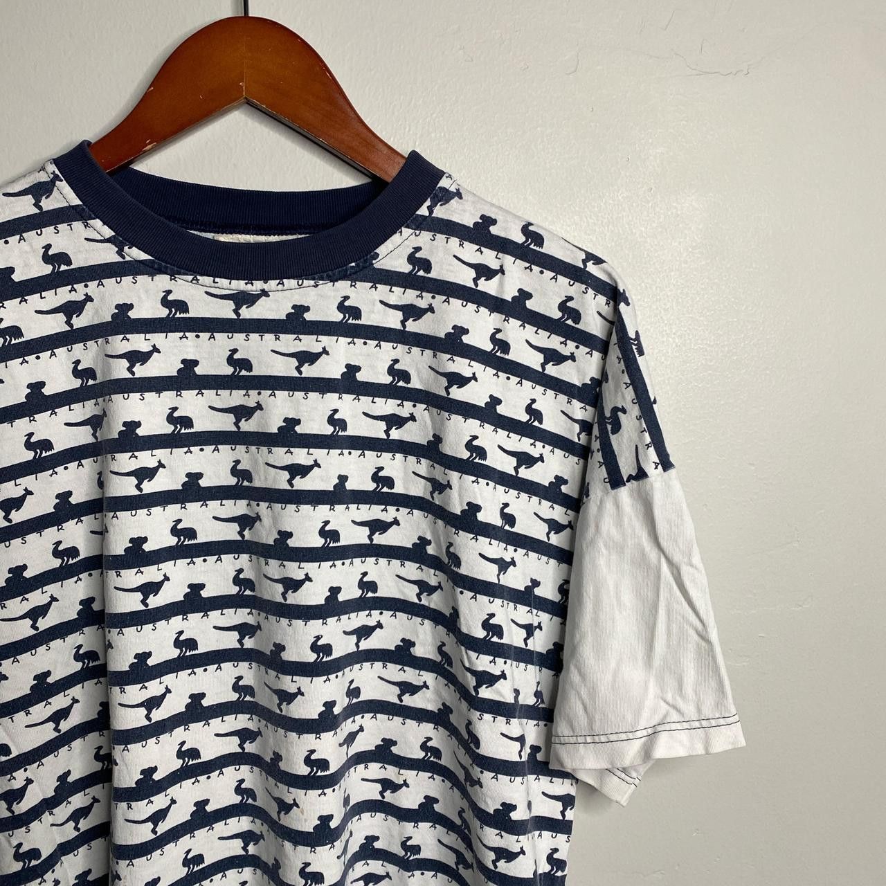 Vintage 90s vintage white and navy Australia T-shirt size medium Size US M / EU 48-50 / 2 - 4 Thumbnail