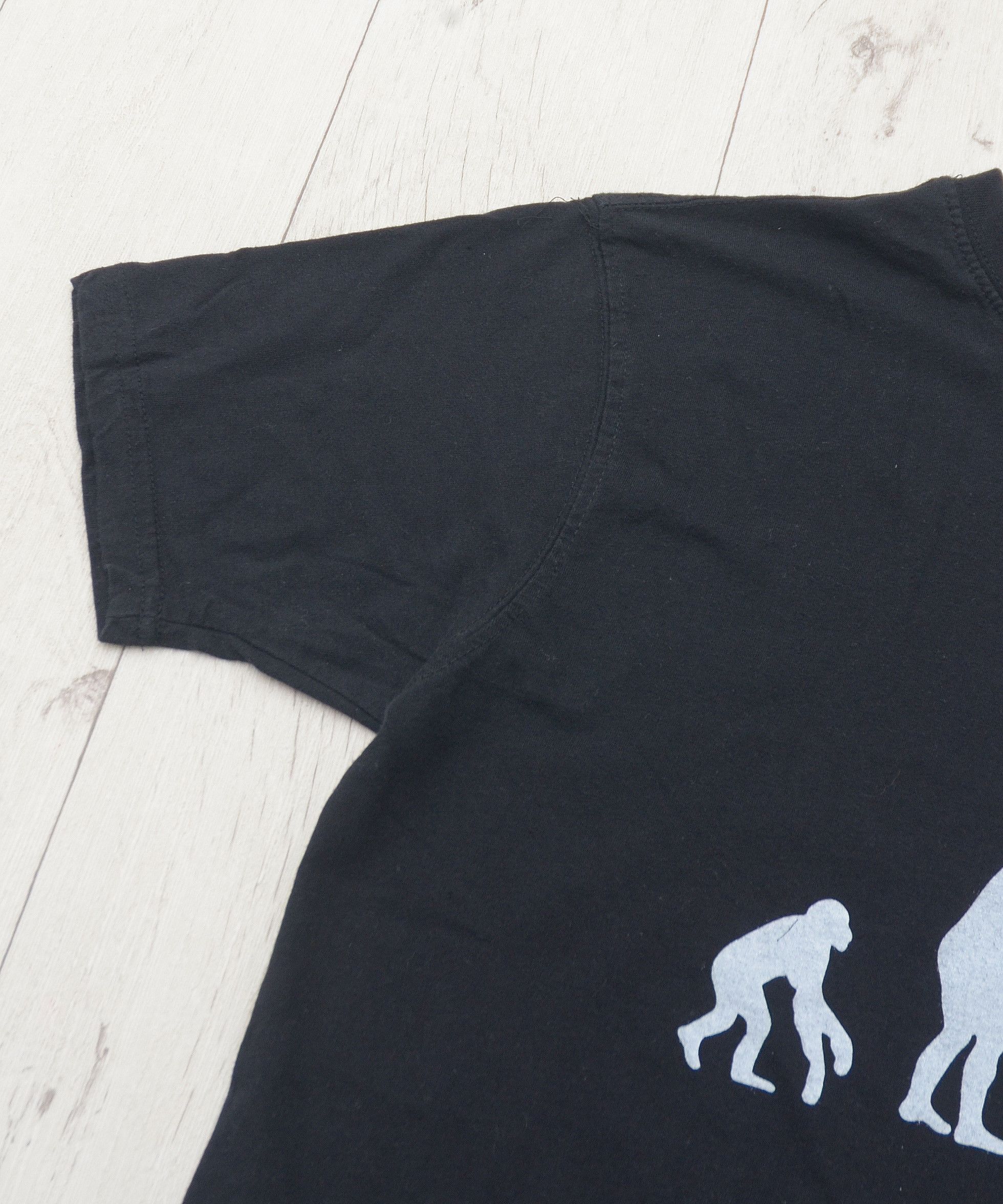 Vintage Vintage Stop Following Me 00s Evolution Humor Tee Slogan Size US M / EU 48-50 / 2 - 4 Thumbnail