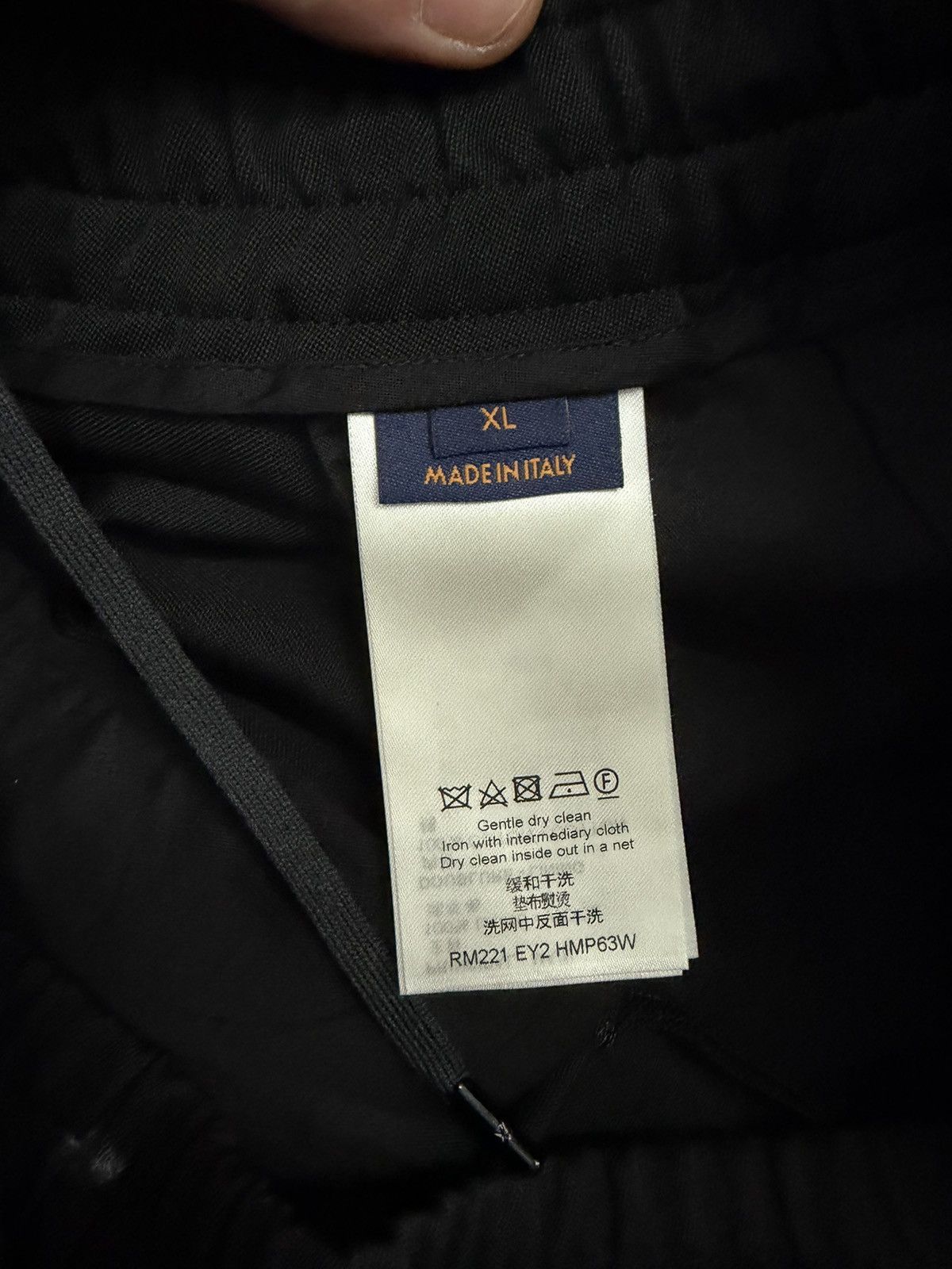 Louis Vuitton LOUIS VUITTON BLACK BOXING SHORTS Size US 36 / EU 52 - 6 Thumbnail