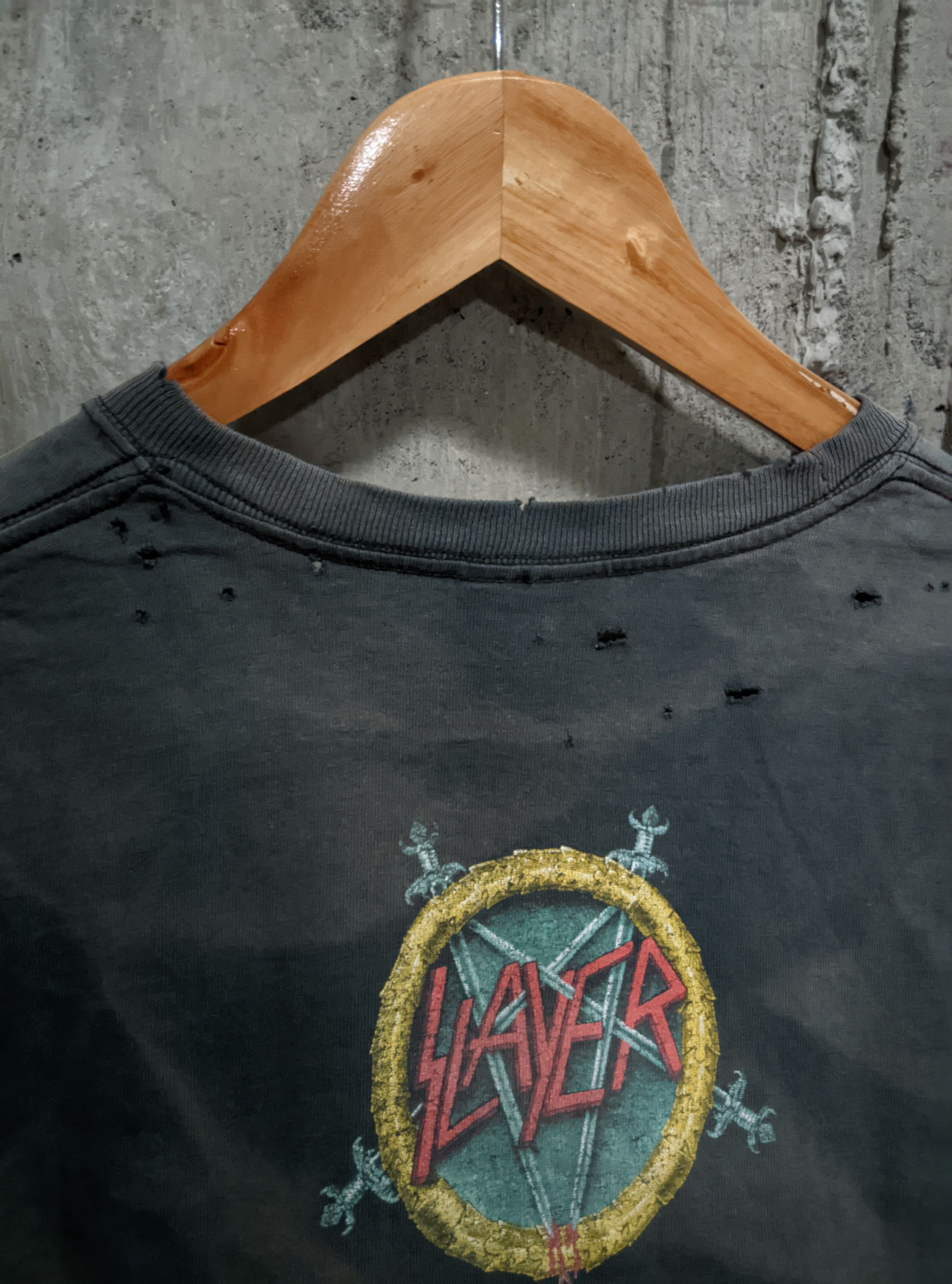 Vintage Vintage 2000s slayer metal distressed thrashed sun fade erd Size US M / EU 48-50 / 2 - 4 Thumbnail