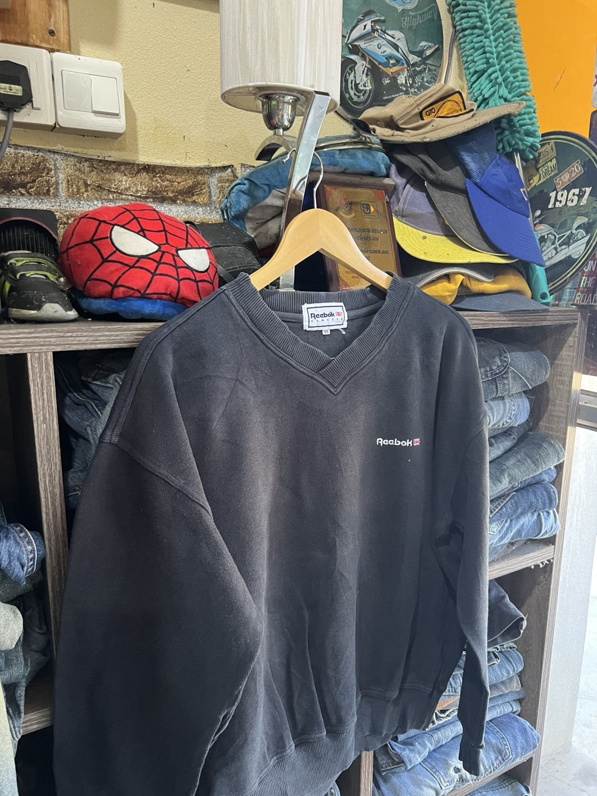 Reebok 🔥Vintage Reebok Classic V Neck Sweatshirt Size US L / EU 52-54 / 3 - 10 Thumbnail