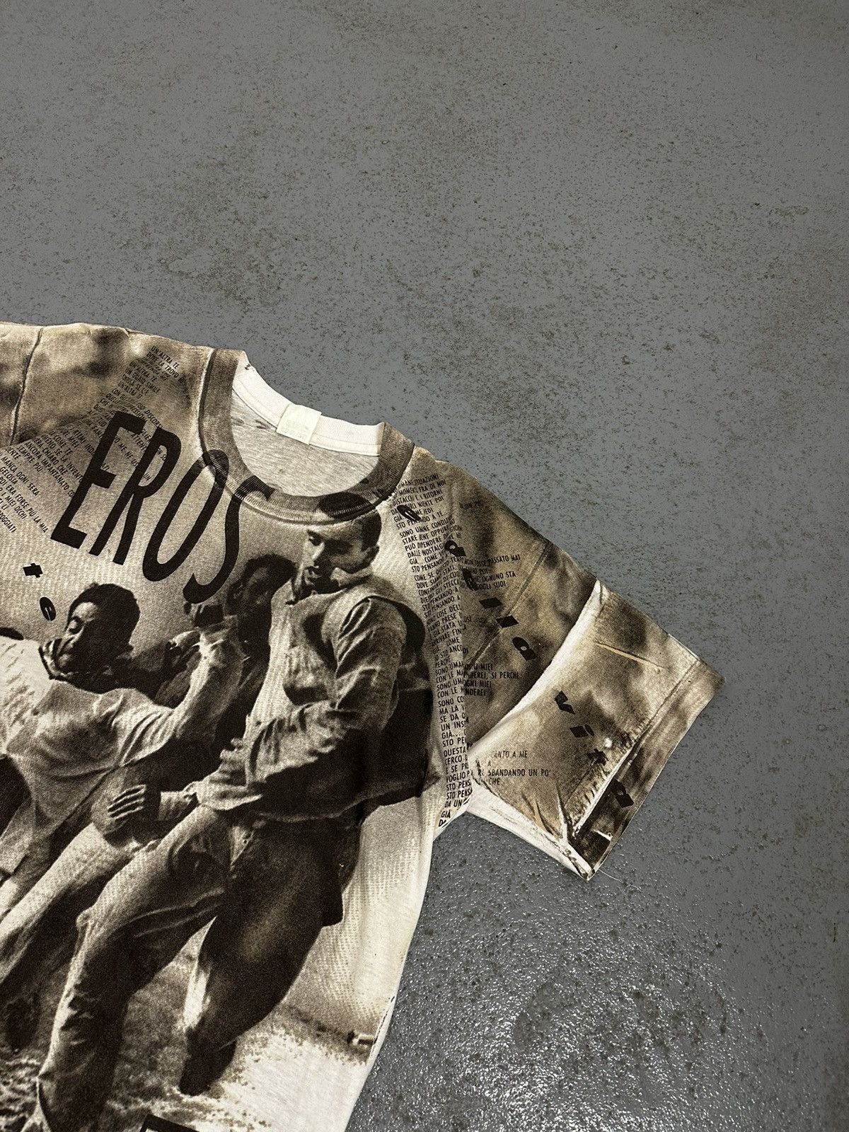 Band Tees Vintage 90s Eros Ramazzotti Overprinted T-Shirt Size US XXL / EU 58 / 5 - 3 Thumbnail