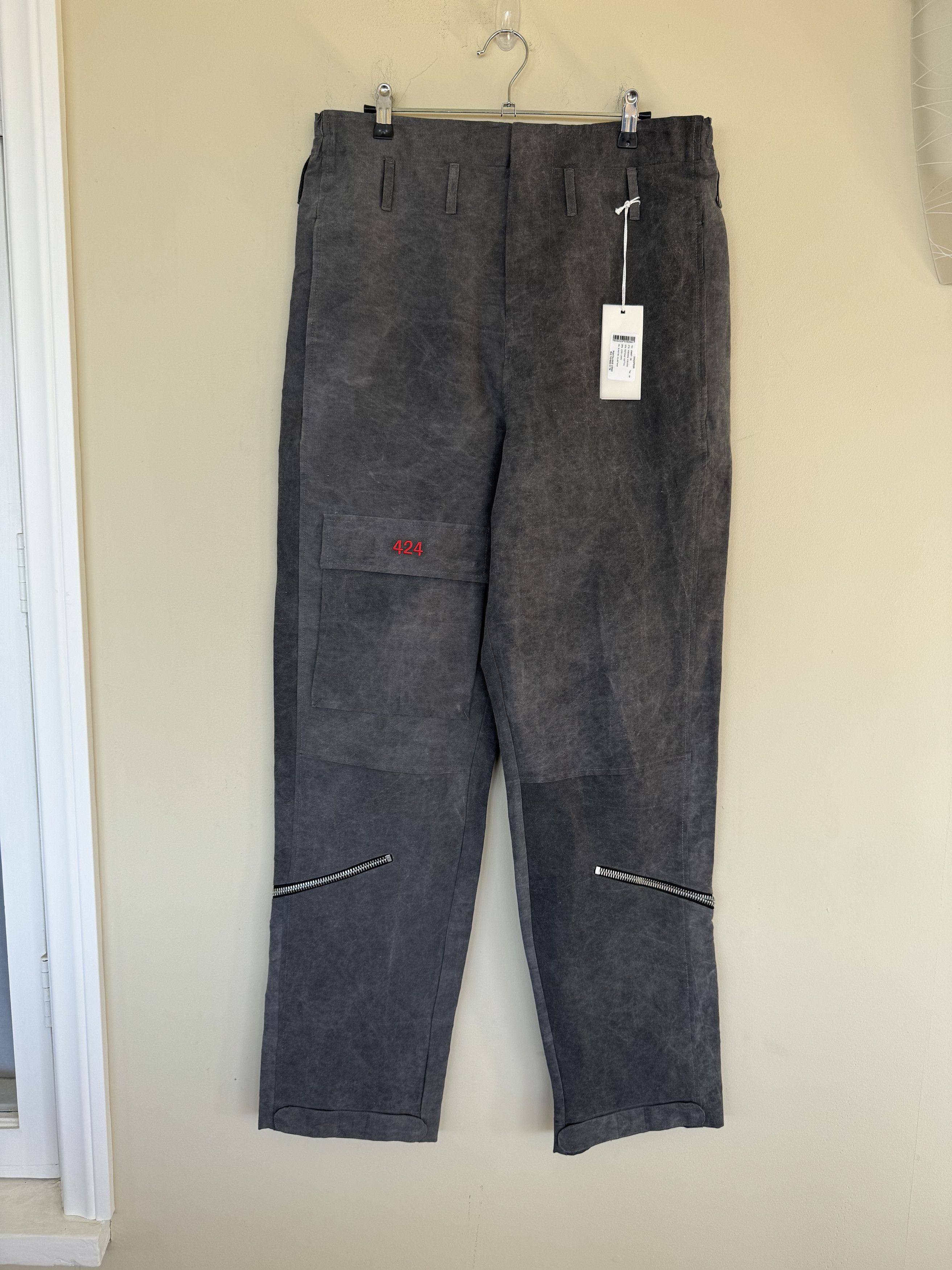 424 Gray Cargos NWT