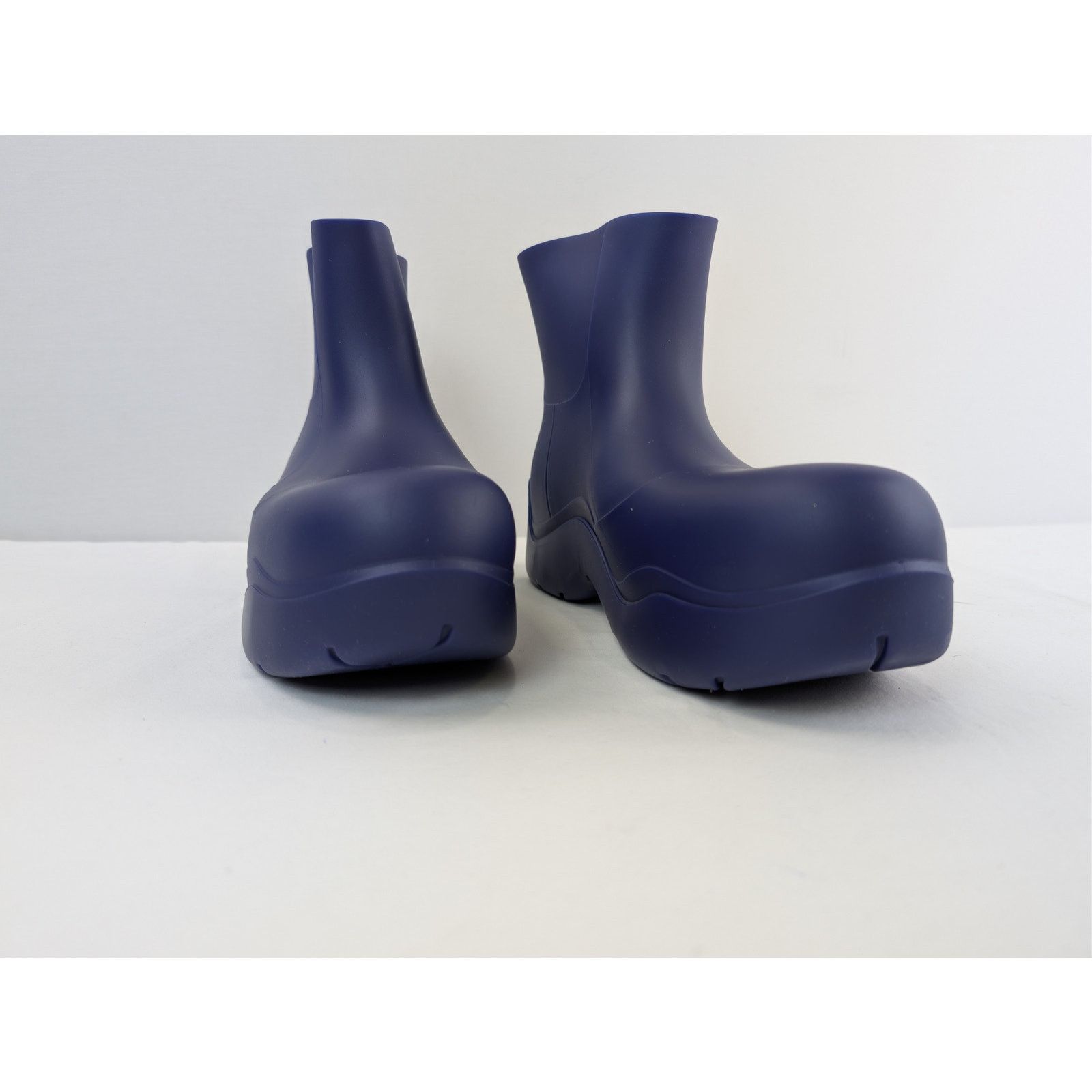Bottega Veneta o1rshd1 Matt Rubber Puddle Ankle Boot in Unicorn Size US 10 / EU 43 - 6 Thumbnail