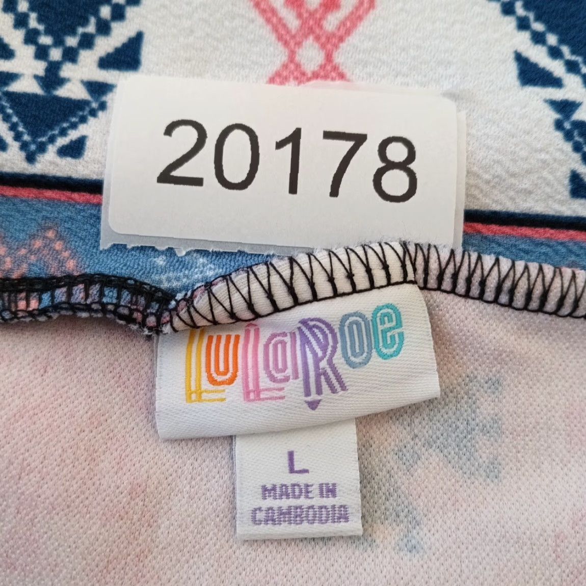 Vintage LuLaRoe Skirt Knee Length L Pink Geometric Stretch Pencil Casual Women Regular Size 36" / US 14 / IT 50 - 7 Thumbnail