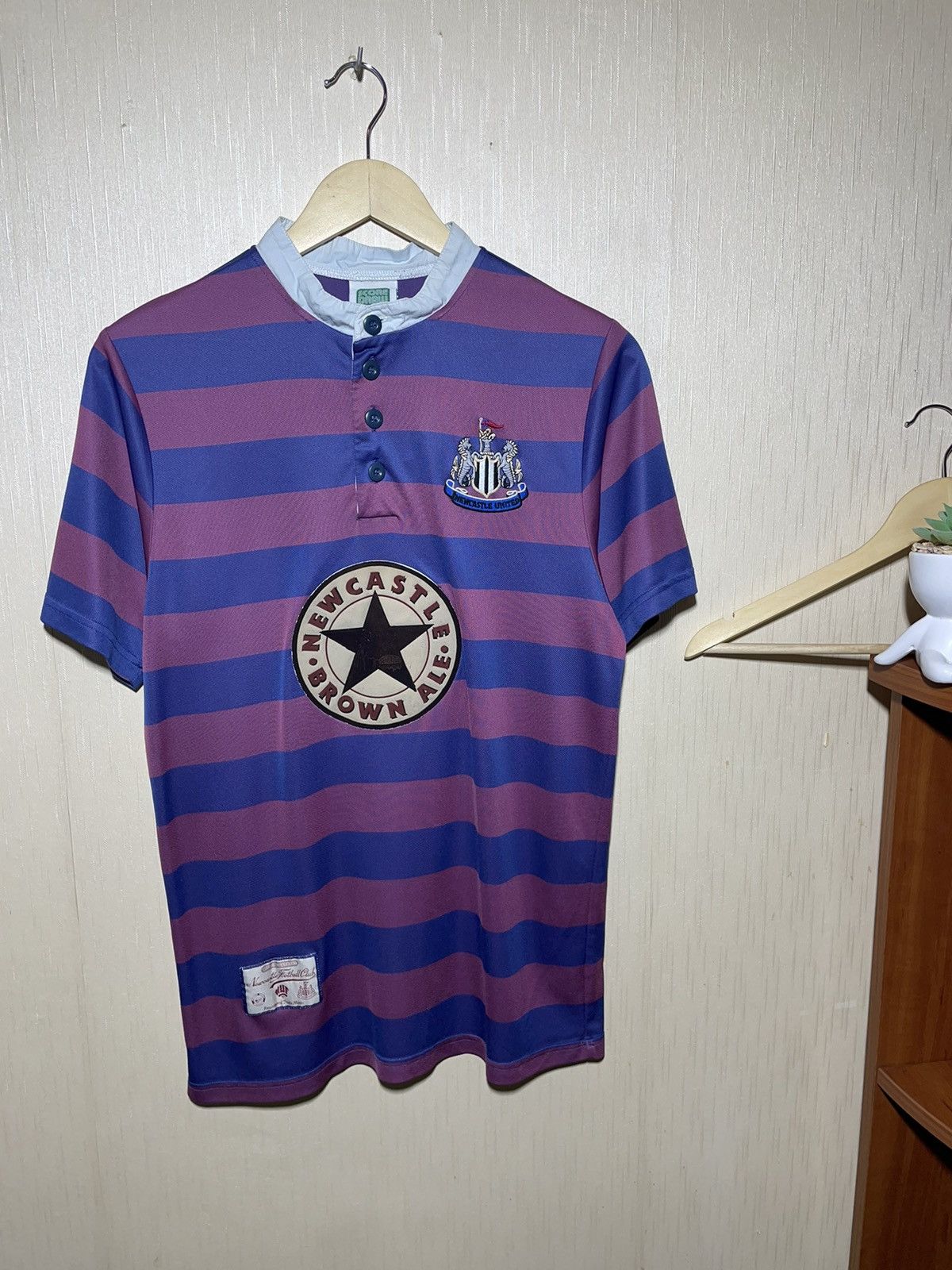 Other Newcastle Score Draw retro jersey Size US M / EU 48-50 / 2 - 1 Thumbnail