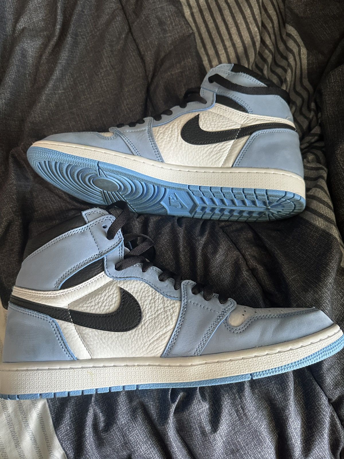 Jordan Brand Jordan 1 Retro High OG University Blue Size US 11.5 / EU 44-45 - 2 Thumbnail