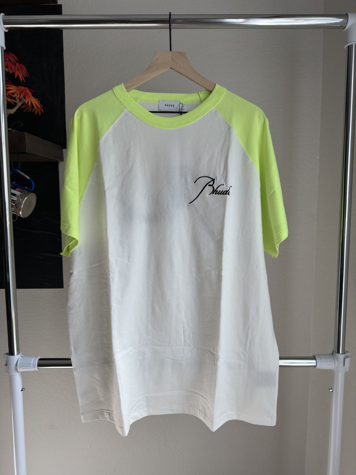 Rhude Raglan Tee Neon Size US XL / EU 56 / 4 - 1 Thumbnail