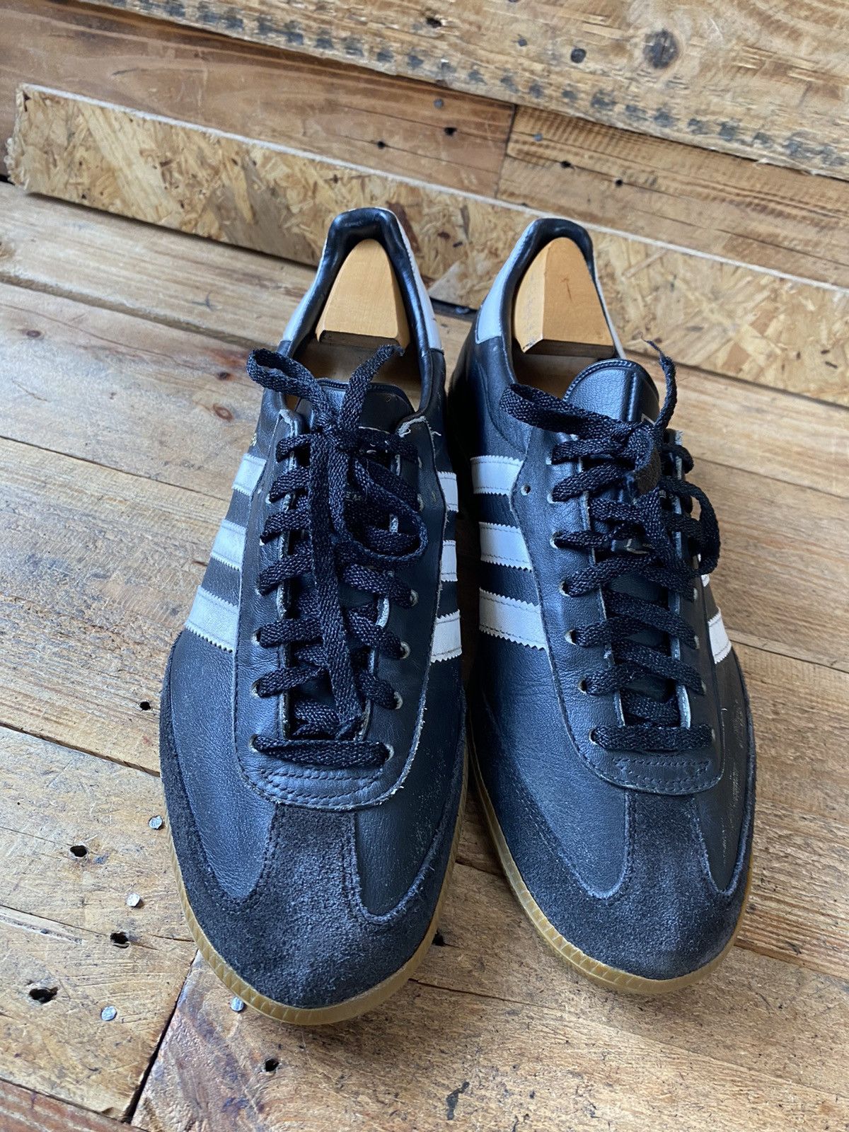 Vintage Vintage adidas samba made in yugoslavia uk sz 7 Size US 8 / EU 41 - 7 Thumbnail
