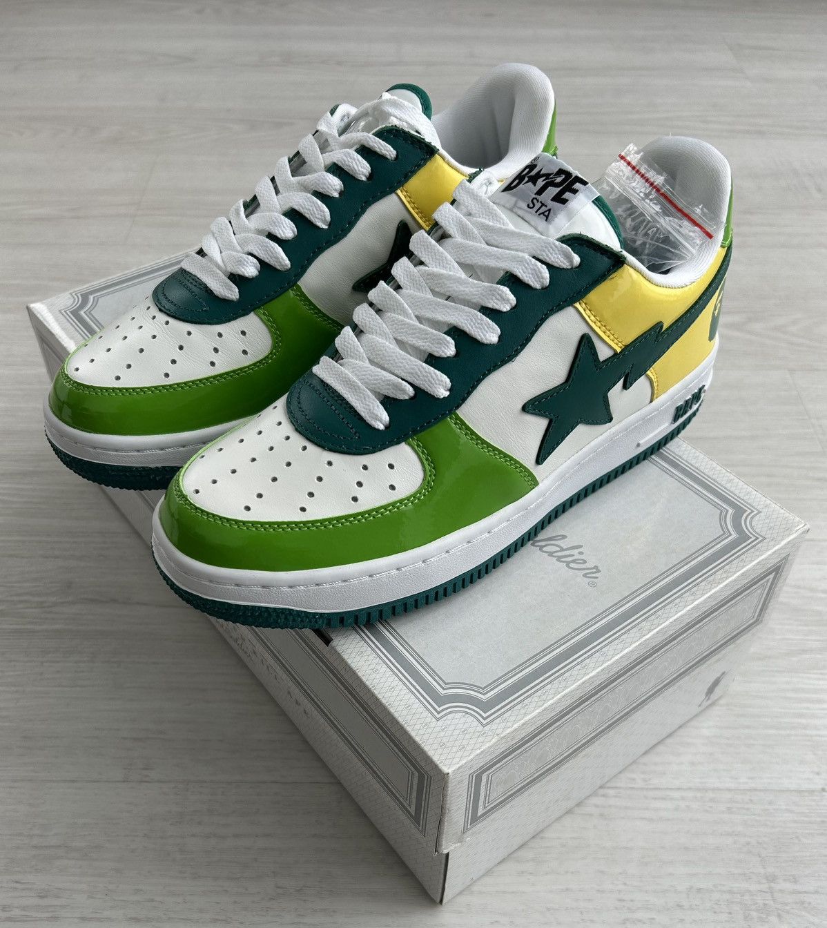 Bape VERY RARE OG 2009 A BATHING APE HONG KONG EXCLUSIVE BAPESTA Size US 9 / EU 42 - 2 Thumbnail