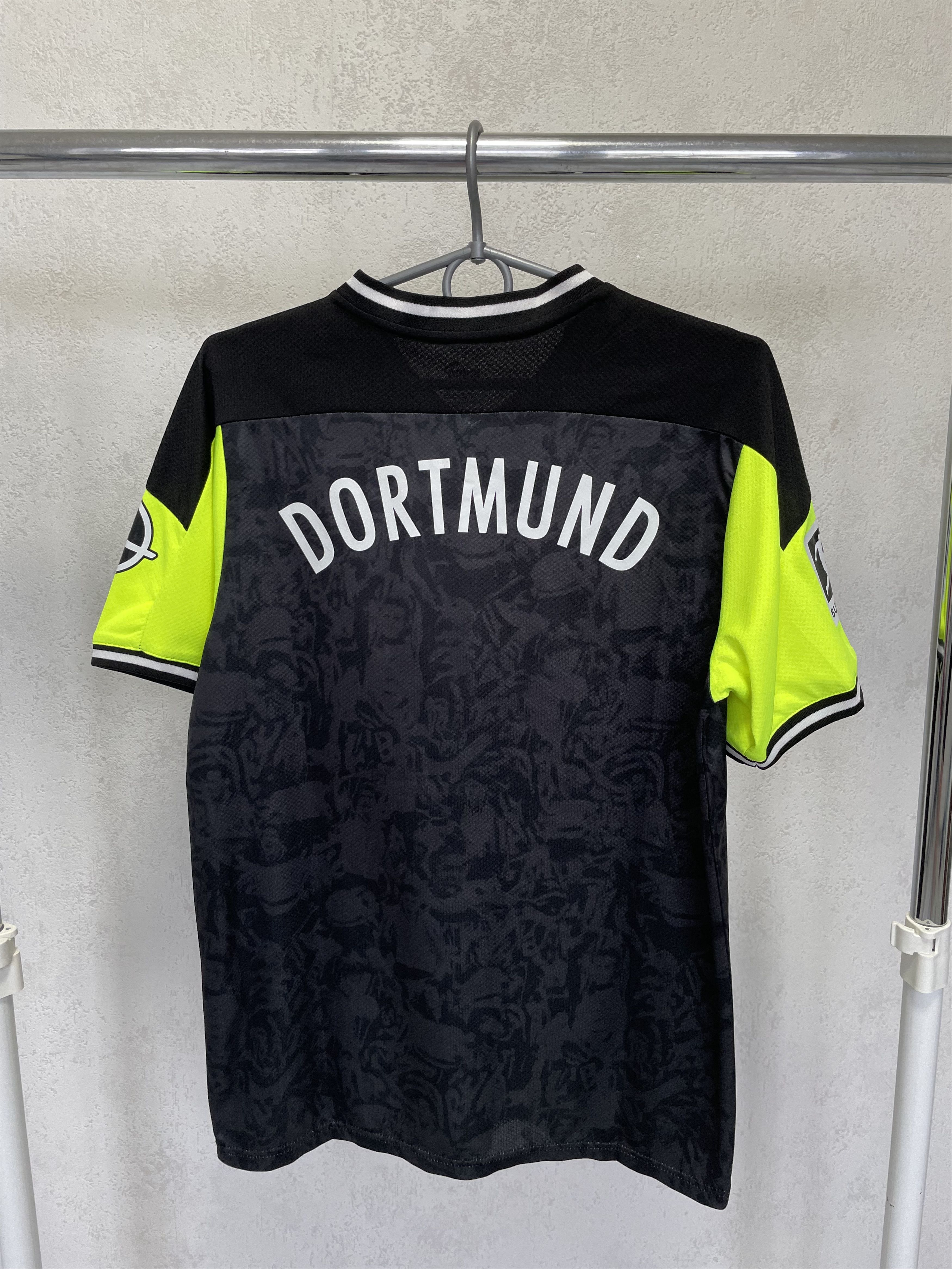Puma Puma Borussia Dortmund Rare Soccer Jersey Size US M / EU 48-50 / 2 - 8 Thumbnail