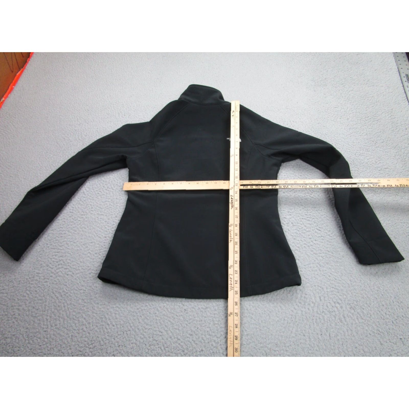 The North Face VINTAGE The North Face Windwall Jacket Womens Medium Black Softshell Windwall Outdoor Camp Hike Size M / US 6-8 / IT 42-44 - 2 Thumbnail