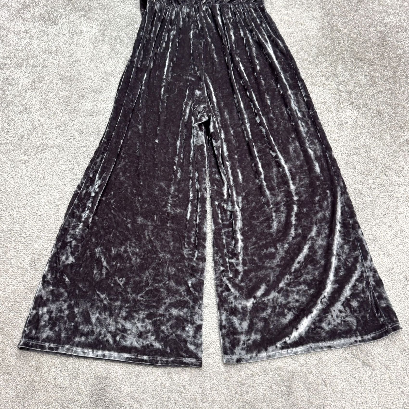 Urban Outfitters Urban Outfitters Velvet Wide Leg Jumpsuit Womens Large Silver Gray V-Neck Party Size 36" / US 14 / IT 50 - 3 Thumbnail