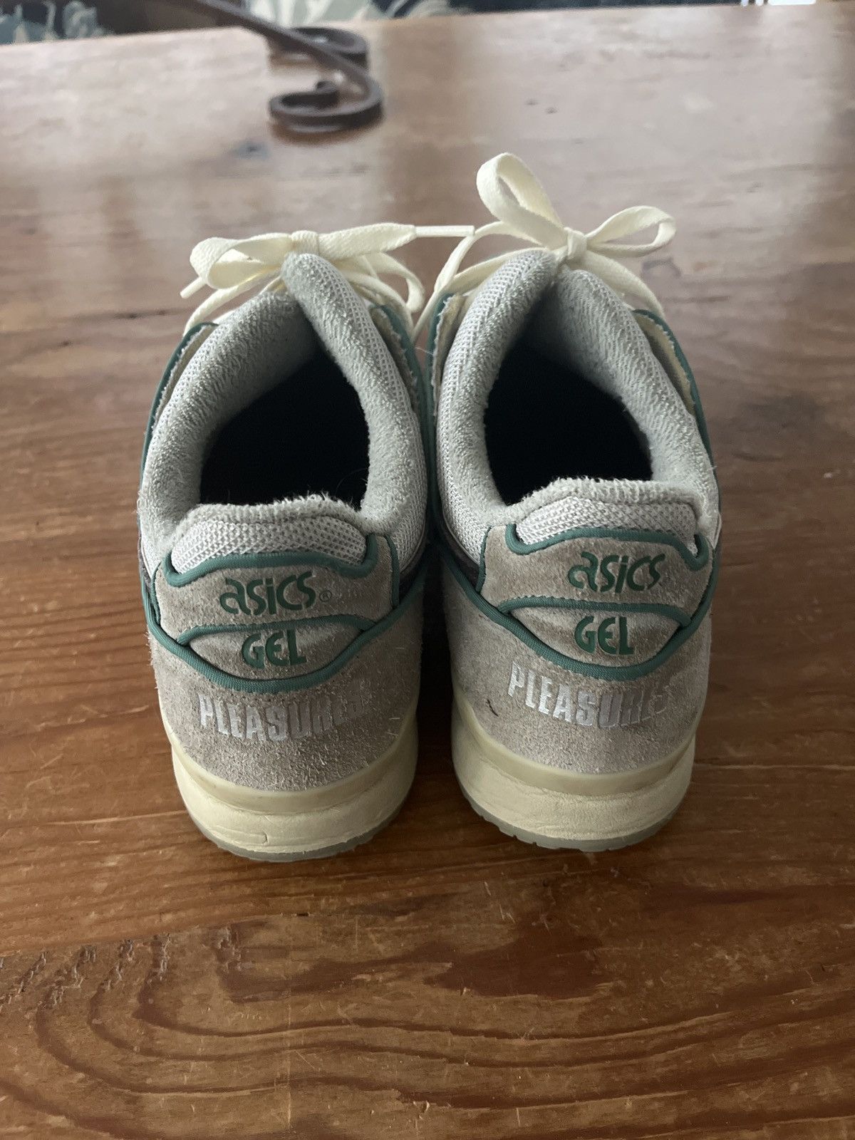 Asics × Pleasures ASICS x PLEASURES GEL LYTE III Size US 9 / EU 42 - 6 Thumbnail