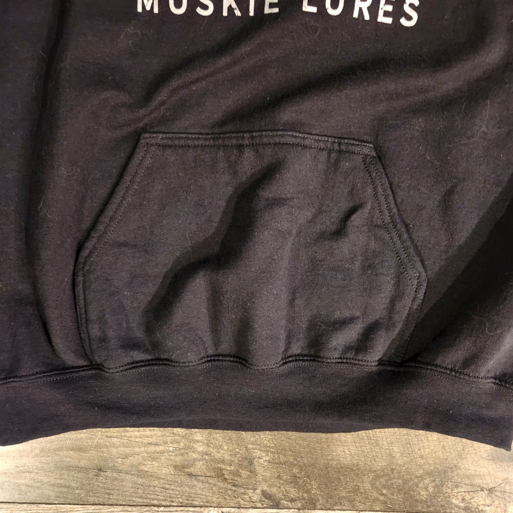 Gildan Gildan Heavy Blend Hoodie Mens Medium Black Fish Lures Musky Sweatshirt Pullover Hooded Sweatshirt Fishing Tackle Size US M / EU 48-50 / 2 - 3 Thumbnail