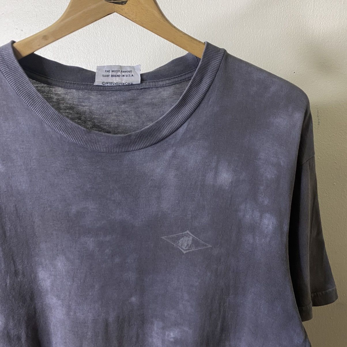 Vintage 2000s Bear Surfboards Tie Dye T Shirt Surfing Style Size US L / EU 52-54 / 3 - 7 Thumbnail