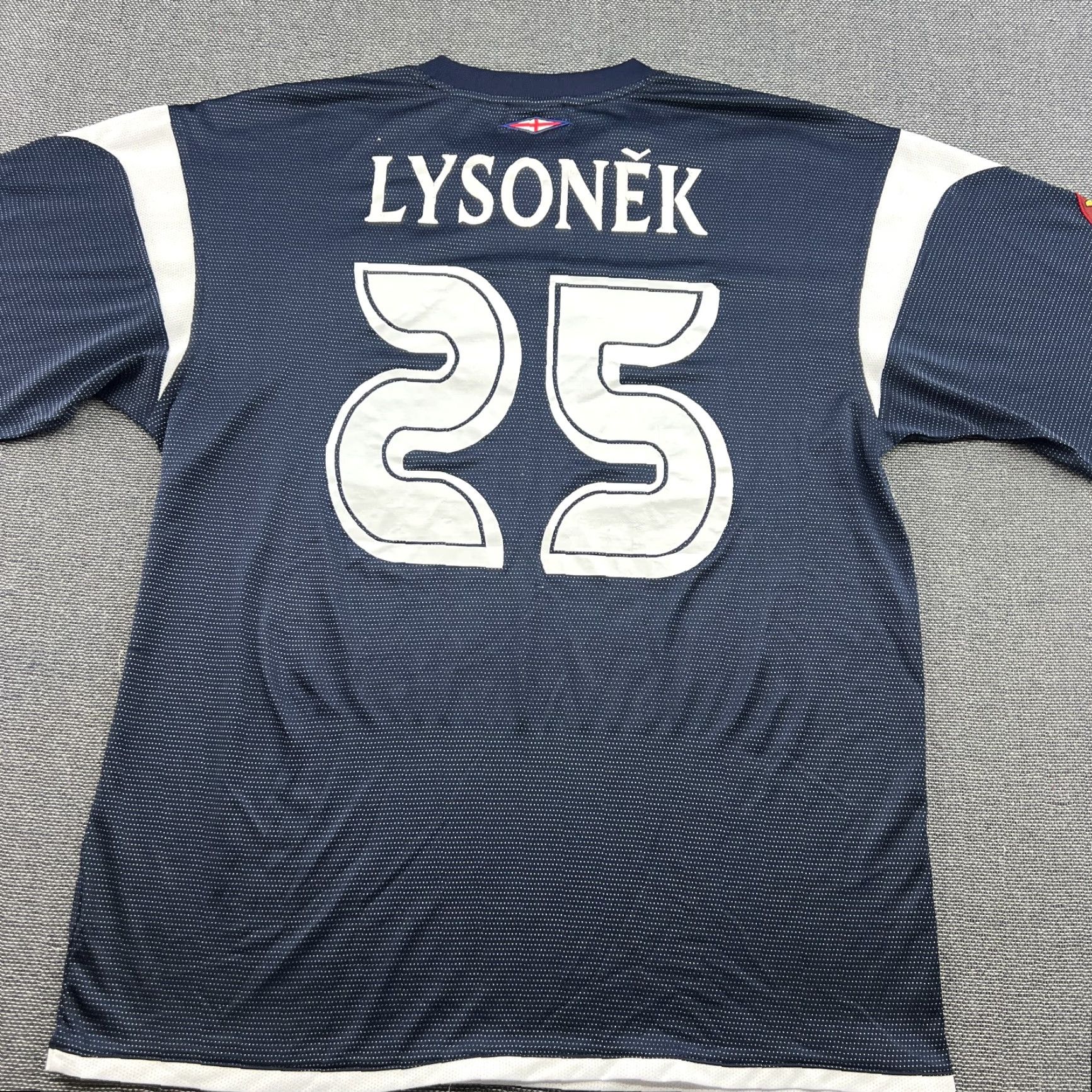 Umbro Umbro FC Slovacko 2005 2006 Away Lysonek #25 Football Jersey Shirt XL Blue T-Shirt Men Short Sleeve Pullover Quick Dry Athletic Football Size US XL / EU 56 / 4 - 2 Thumbnail