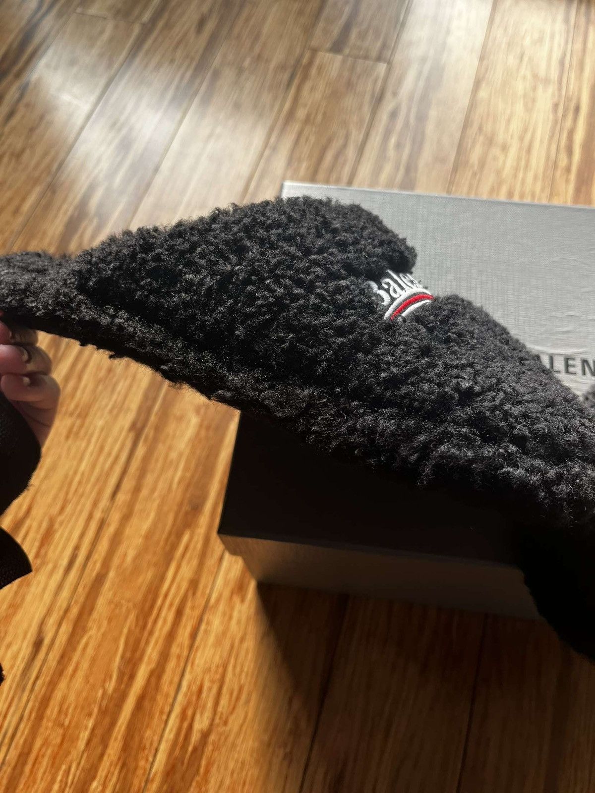 Balenciaga Balenciaga Furry Slides Closed Toe Size US 8 / EU 41 - 6 Thumbnail