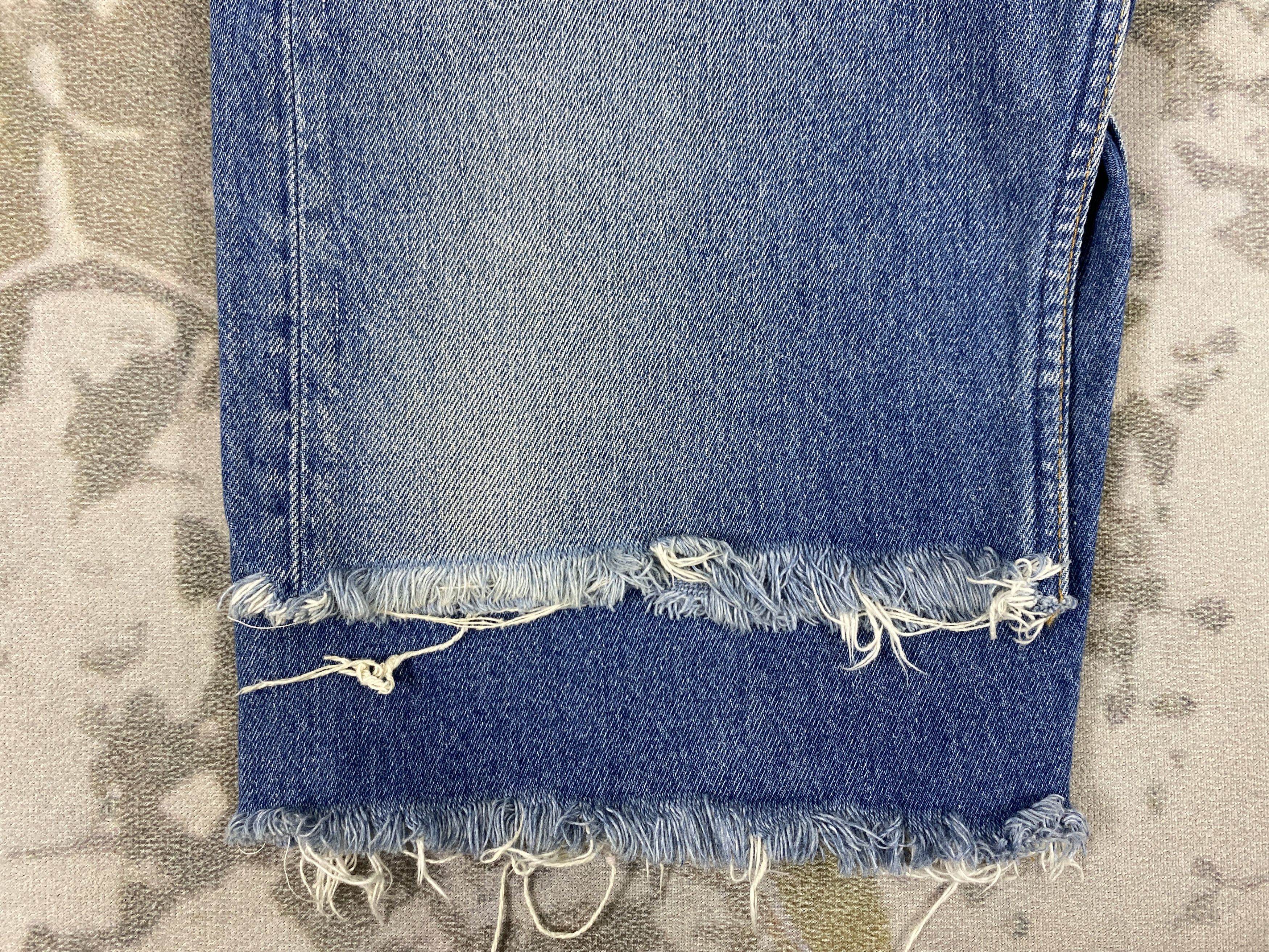 Levi's Distressed Vintage Levi's 501 Short Denim Jeans 33x12-JN3530 Size US 33 - 11 Thumbnail