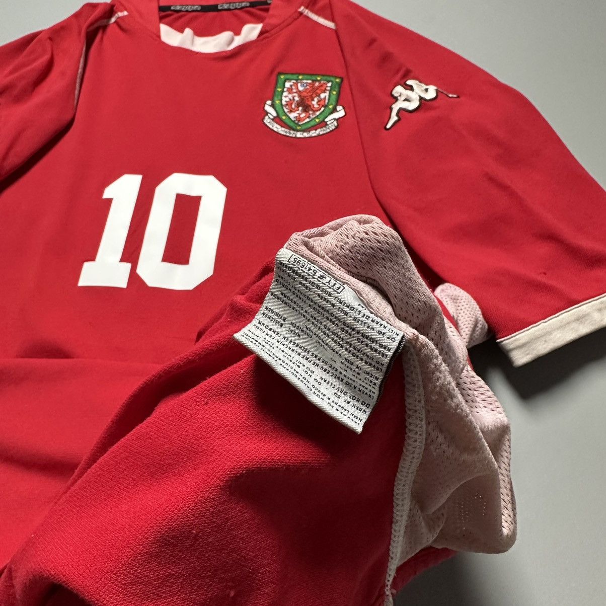 Adidas WALES KAPPA 2002/2004 FOOTBALL HOME JERSEY #10 GARY SPEED Size US L / EU 52-54 / 3 - 13 Thumbnail