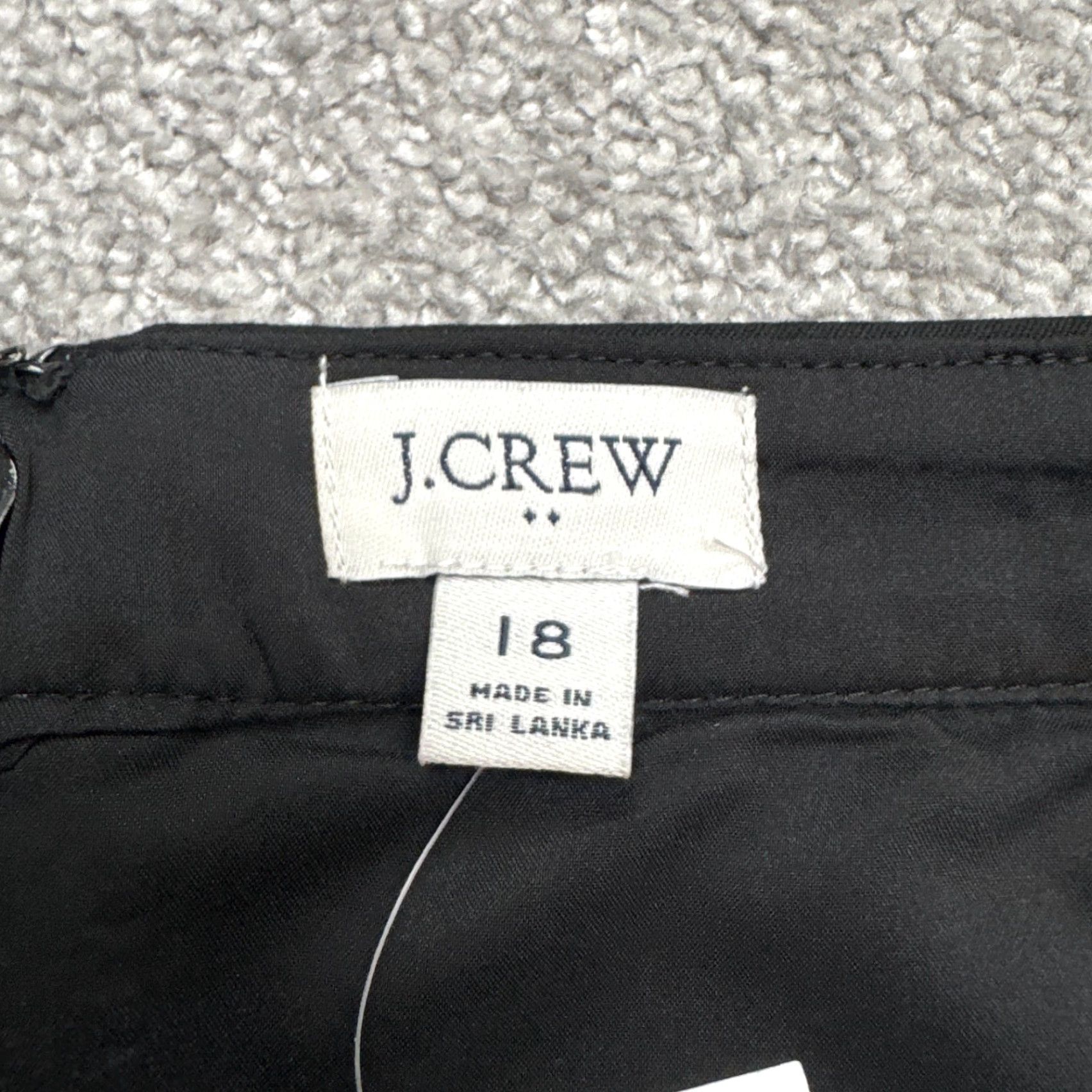 J.Crew VINTAGE: No. J.Crew Pencil Skirt Women 18 Black Knee Length Workwear Cotton Blend Zipper Style Straight & Pencil Classic 18 Womens Size 40" / US 18 - 5 Thumbnail