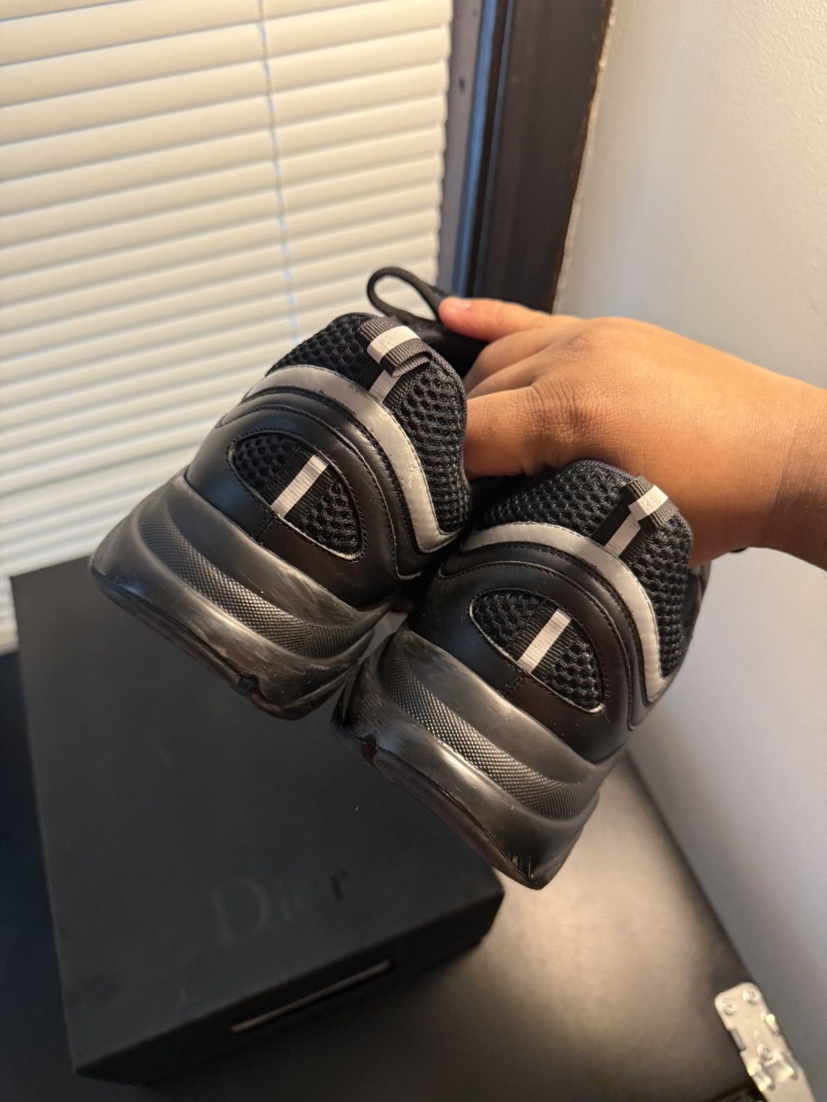 Dior Dior B22 Black Yellow Volt Size 11 US / 44 EU Size US 11 / EU 44 - 13 Thumbnail