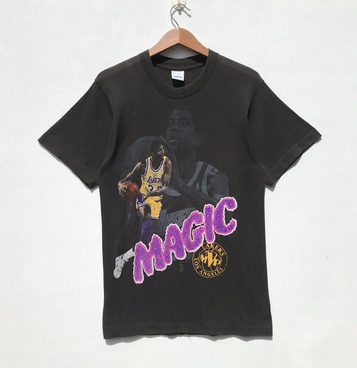 NBA × Vintage Vintage 90s Magic Johnson Lakers NBA Shirt SunFaded Size US S / EU 44-46 / 1 - 1 Thumbnail