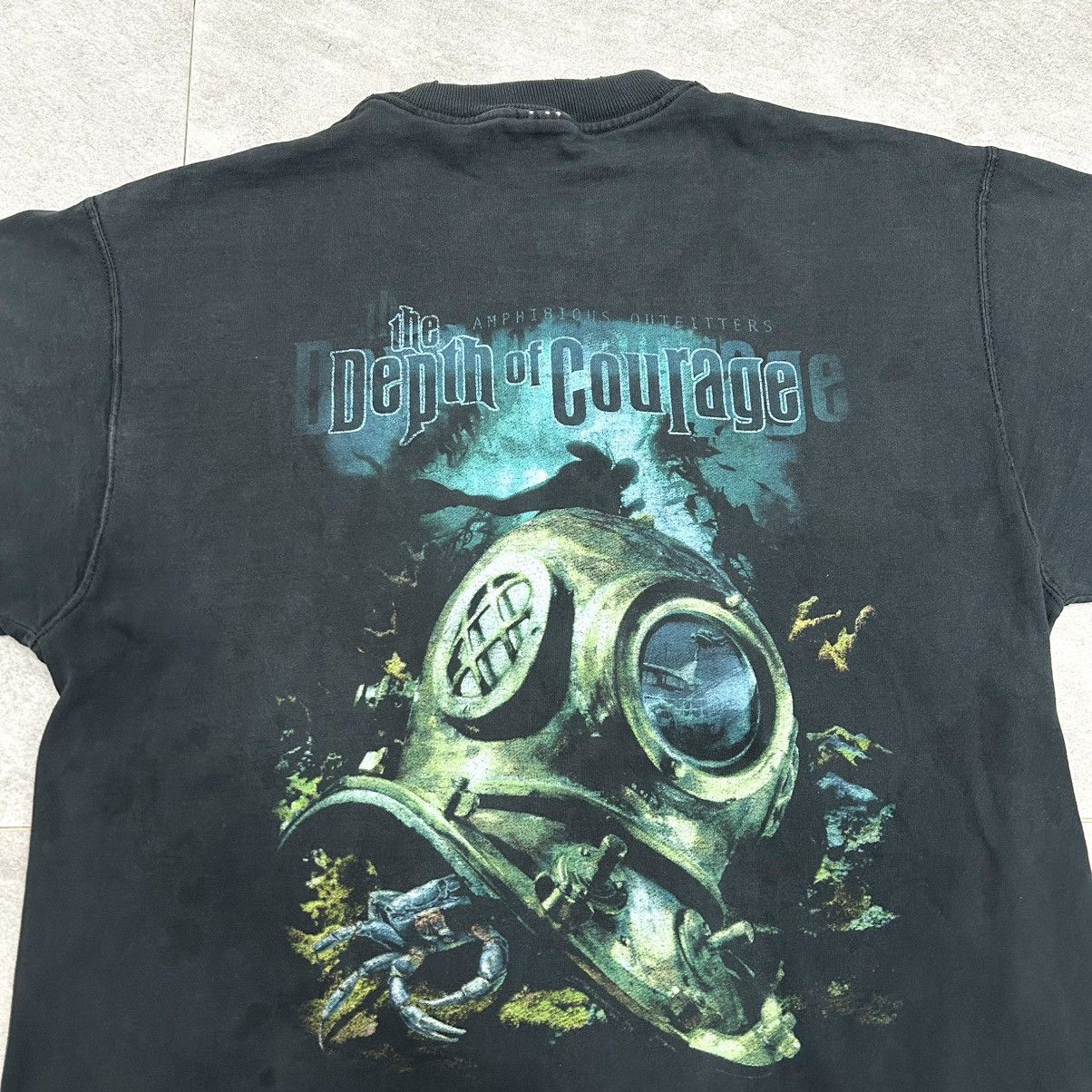 Band Tees Vintage AMPHIBIOUS Tshirt Size US L / EU 52-54 / 3 - 12 Thumbnail