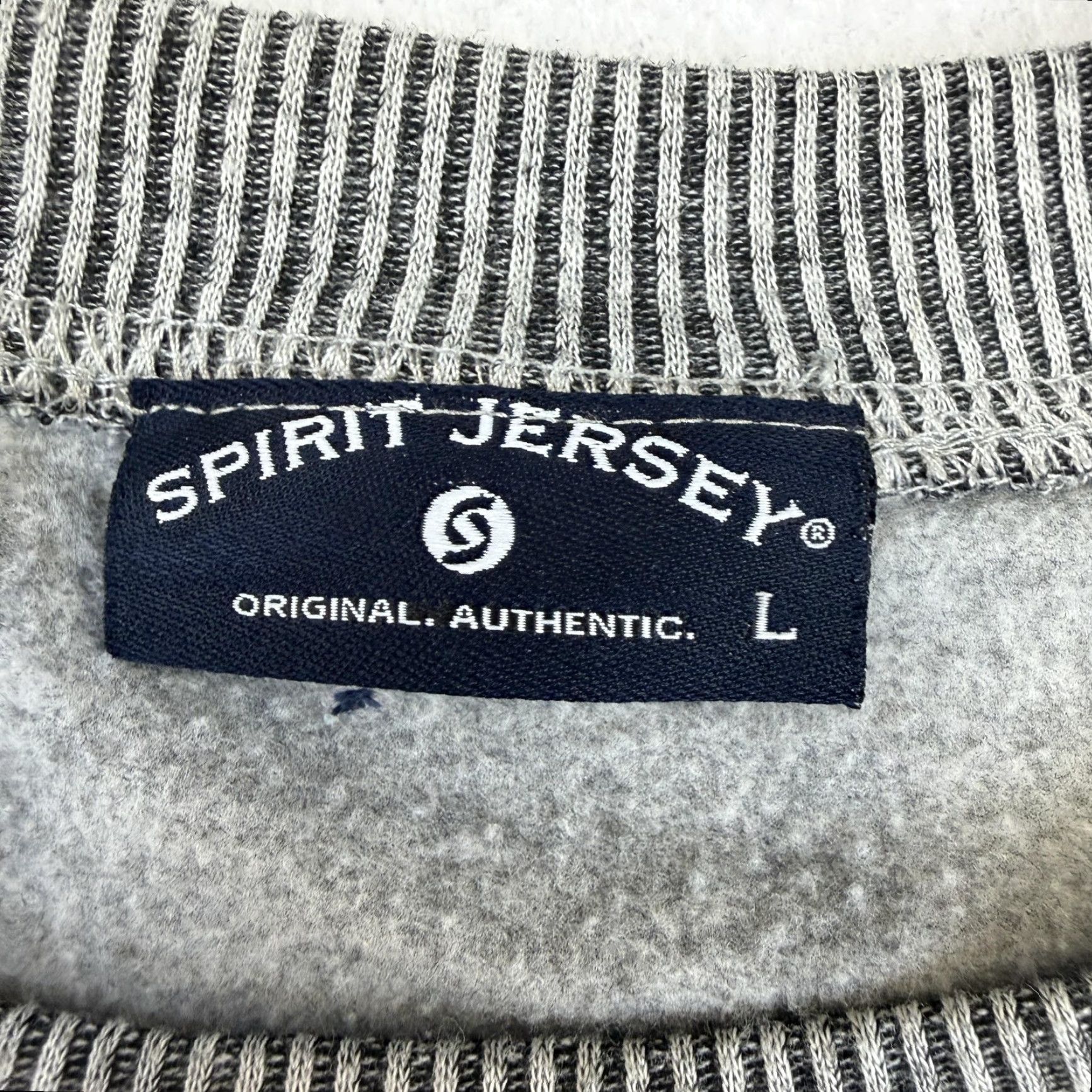 Vintage VINTAGE Great Wolf Spirit Jersey Women's Large The Snuggle Is Real Grey & Sherpa Size L / US 10 / IT 46 - 5 Thumbnail