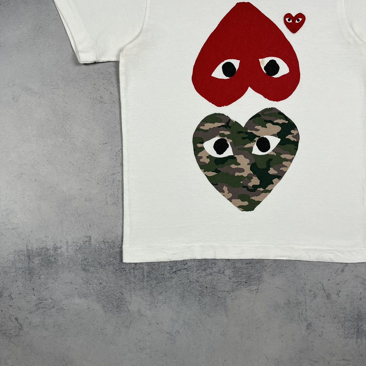 Comme des Garcons Ladies Comme Des Garçons Double Heart big logo T shirt Size L / US 10 / IT 46 - 5 Thumbnail