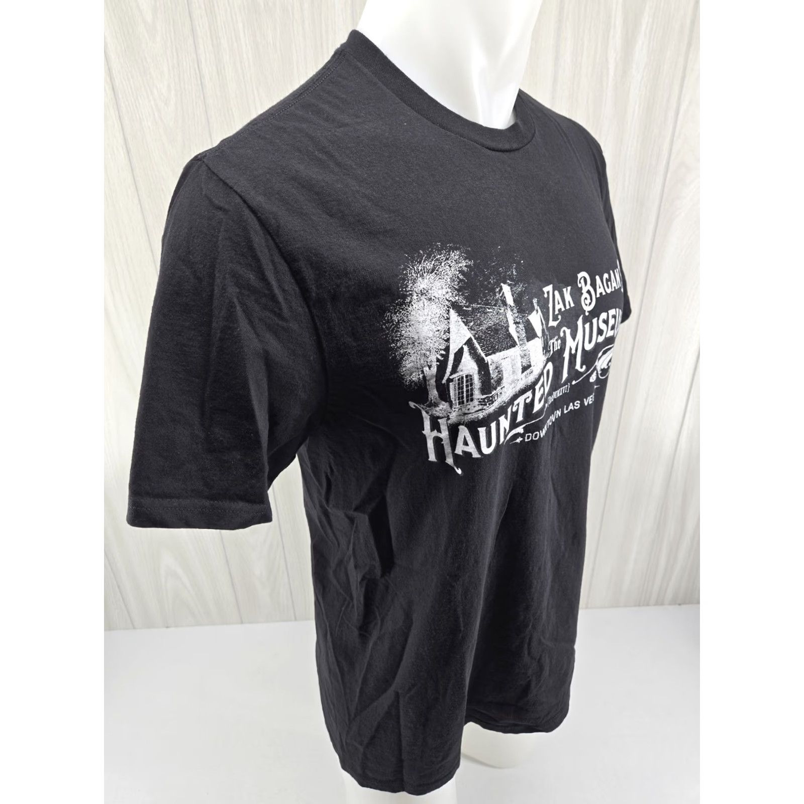 Vintage Zak Bagans Haunted Museum Las Vegas Black Large T-shirt Ghost Adventures Men XL Size US L / EU 52-54 / 3 - 7 Thumbnail