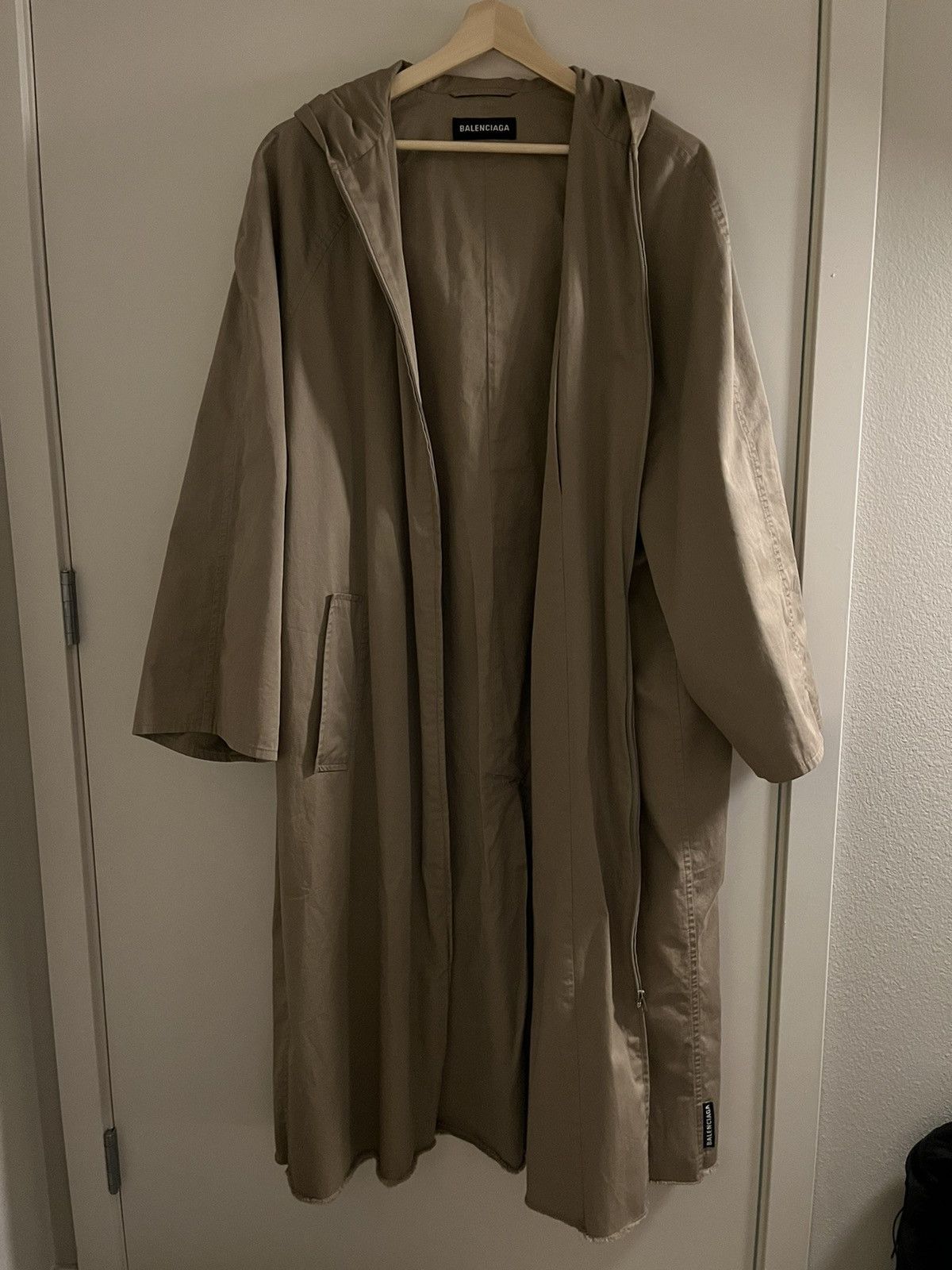 Balenciaga Balenciaga 2019 Oversized Hooded Coat Size US S / EU 44-46 / 1 - 1 Thumbnail