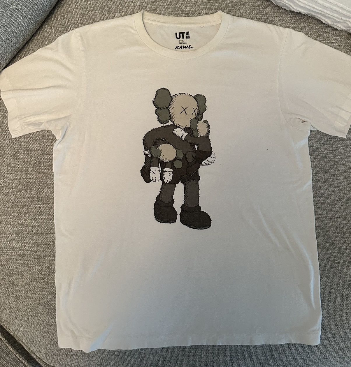Kaws KAWS x Uniqlo Clean Slate Tee Size US L / EU 52-54 / 3 - 1 Thumbnail