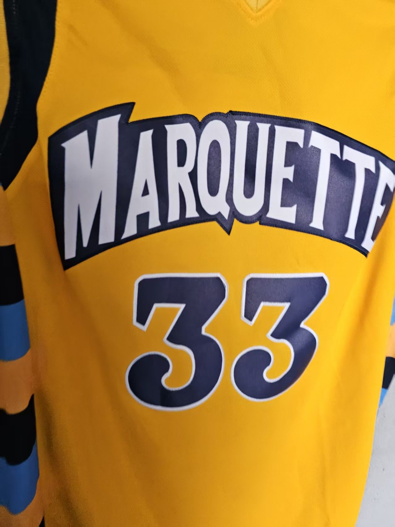 NCAA Marquette 33 Jimmy Butler III Jersey L Size US L / EU 52-54 / 3 - 3 Thumbnail