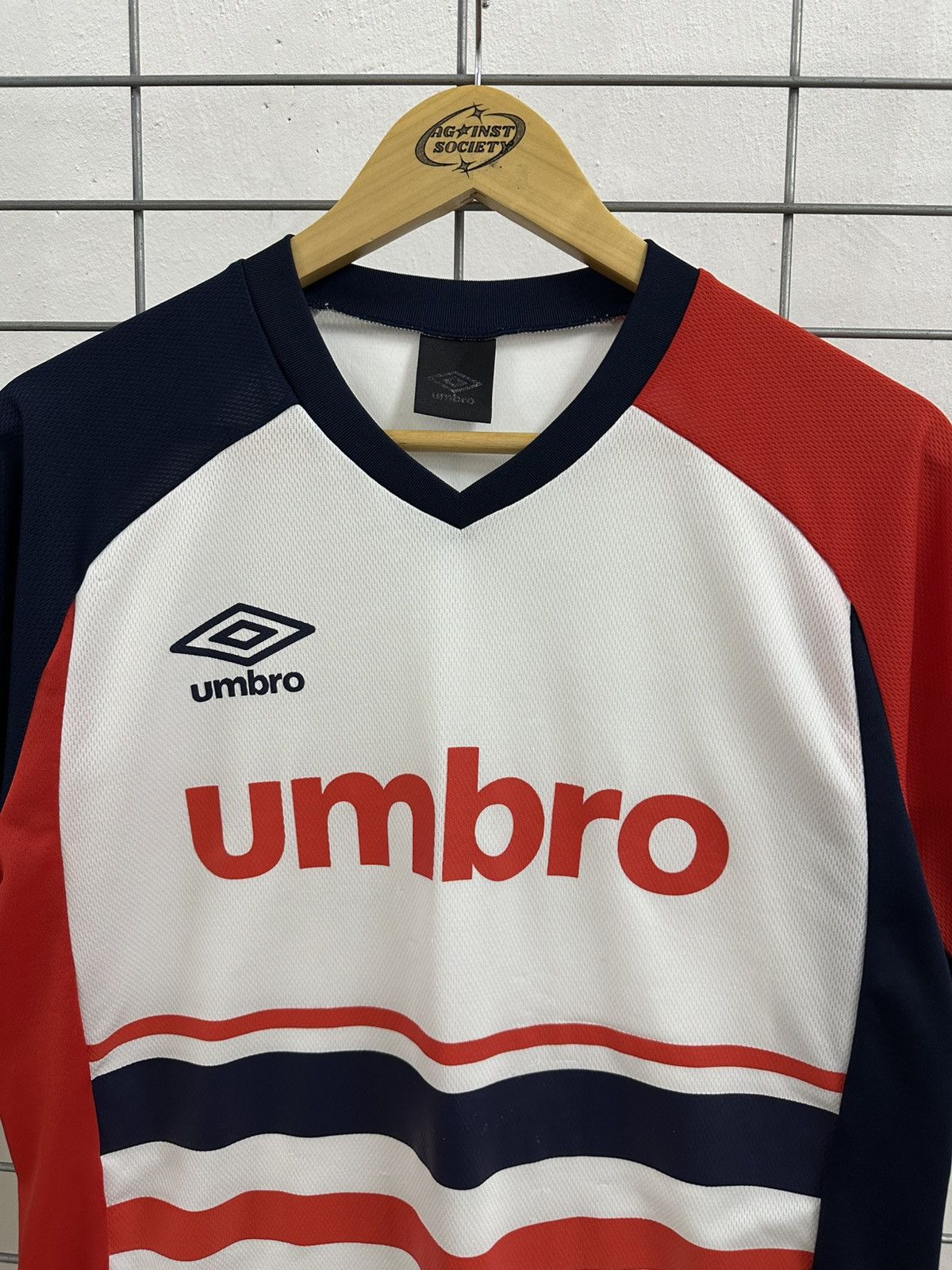Umbro Rare Vintage Umbro Thailand Colourway Jersey By Descente Size US M / EU 48-50 / 2 - 4 Thumbnail