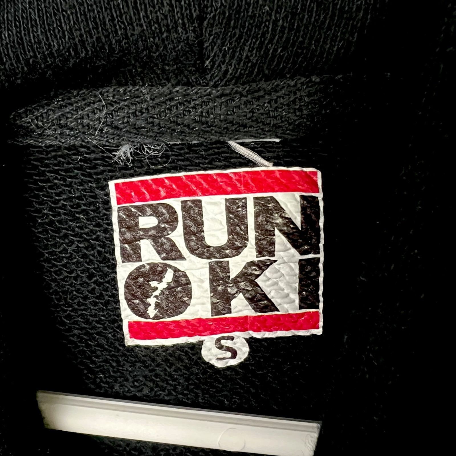 Japanese Brand Run Oki Okinawa Japan Men's Small Box Logo Black Hoodie Size US S / EU 44-46 / 1 - 4 Thumbnail
