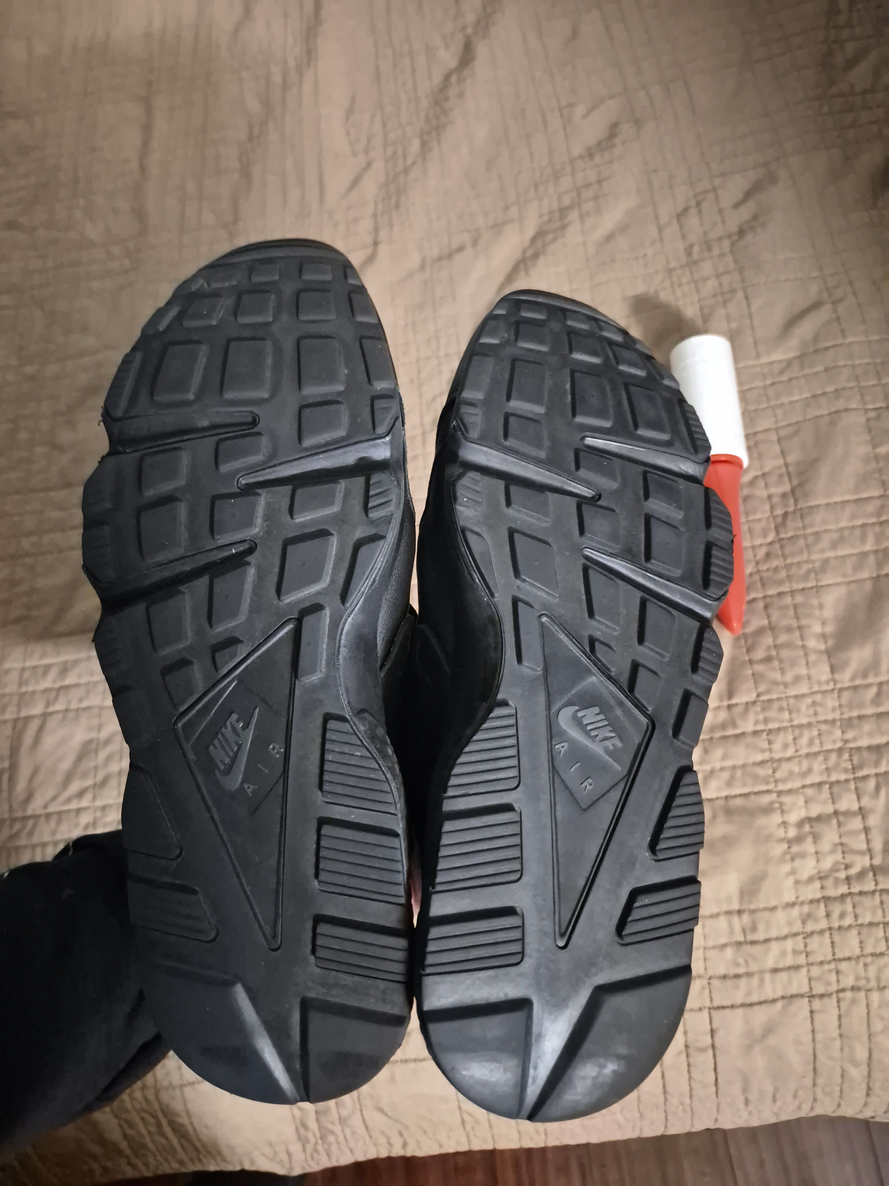 Nike NIKE AIR HUARACHE TRIPLE BLACK SIZE 12 Size US 12 / EU 45 - 5 Thumbnail
