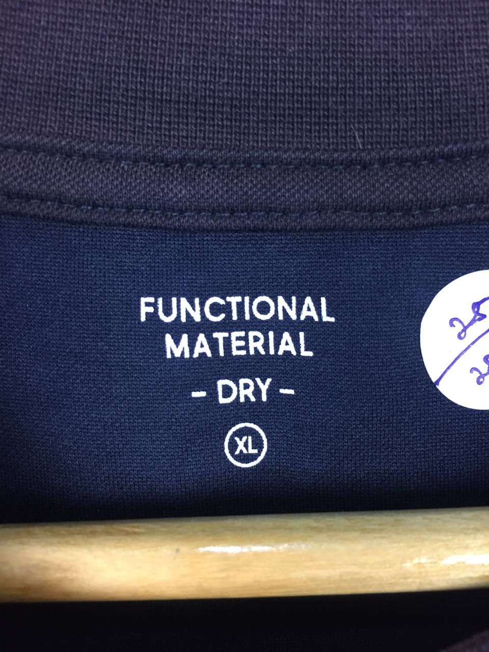 GU × Japanese Brand GU Functional Material Dry Casual Plain Tee Size US XL / EU 56 / 4 - 9 Thumbnail