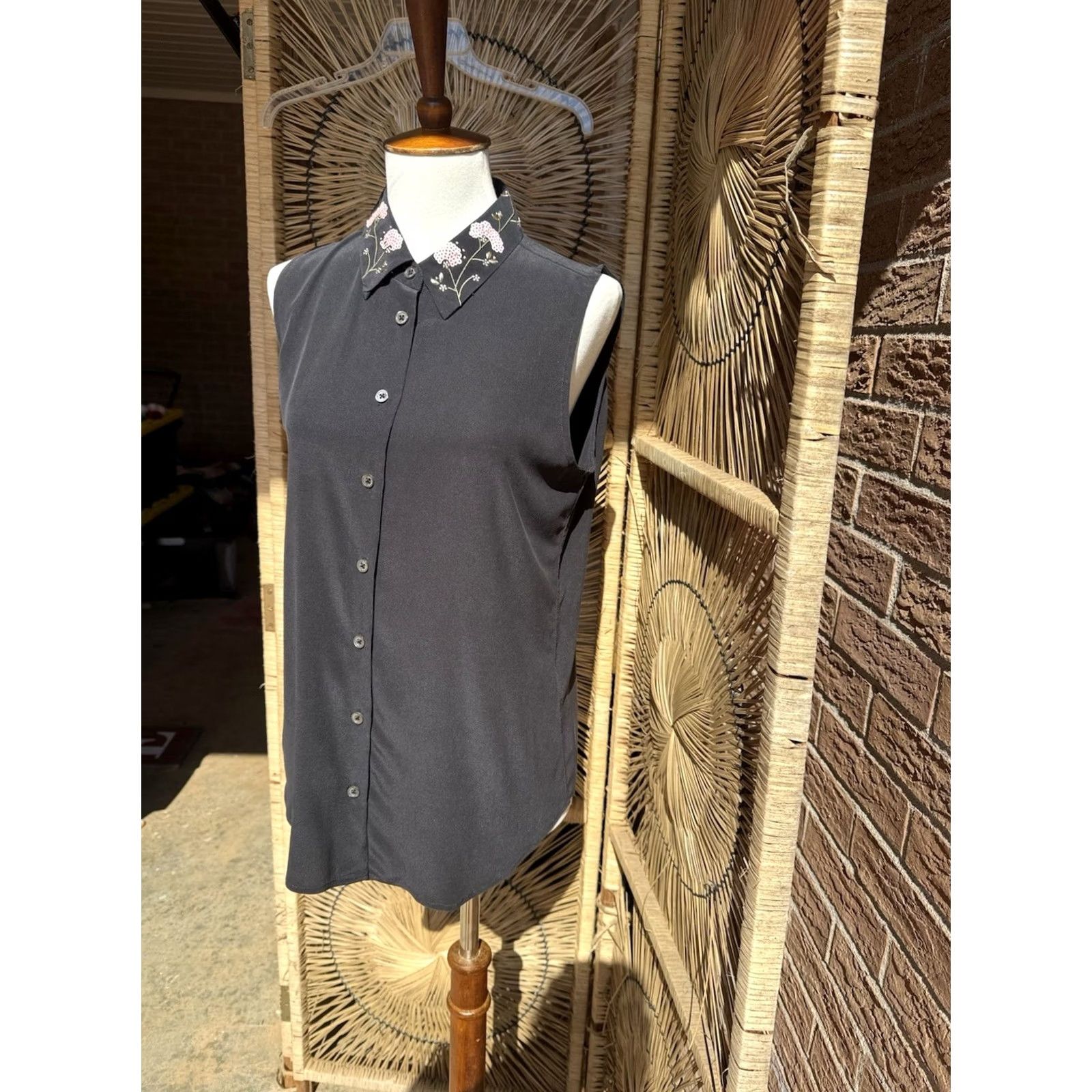 Equipment Equipment Femme Blouse Sleeveless Silk Button Front Embroidered Collar Black S Adult Womens Size S / US 4 / IT 40 - 4 Thumbnail