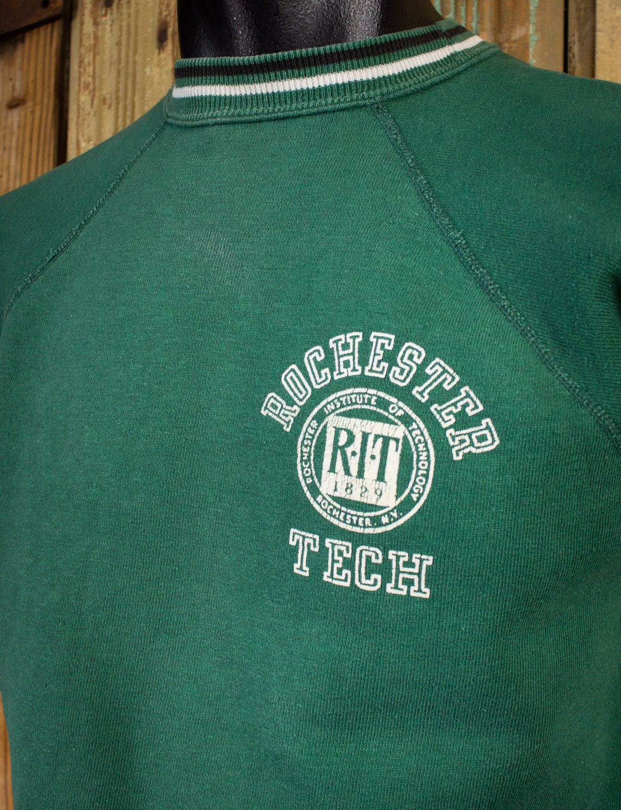 Vintage Vintage Rochester Tech Running Man Sweatshirt 60s Size US M / EU 48-50 / 2 - 3 Thumbnail