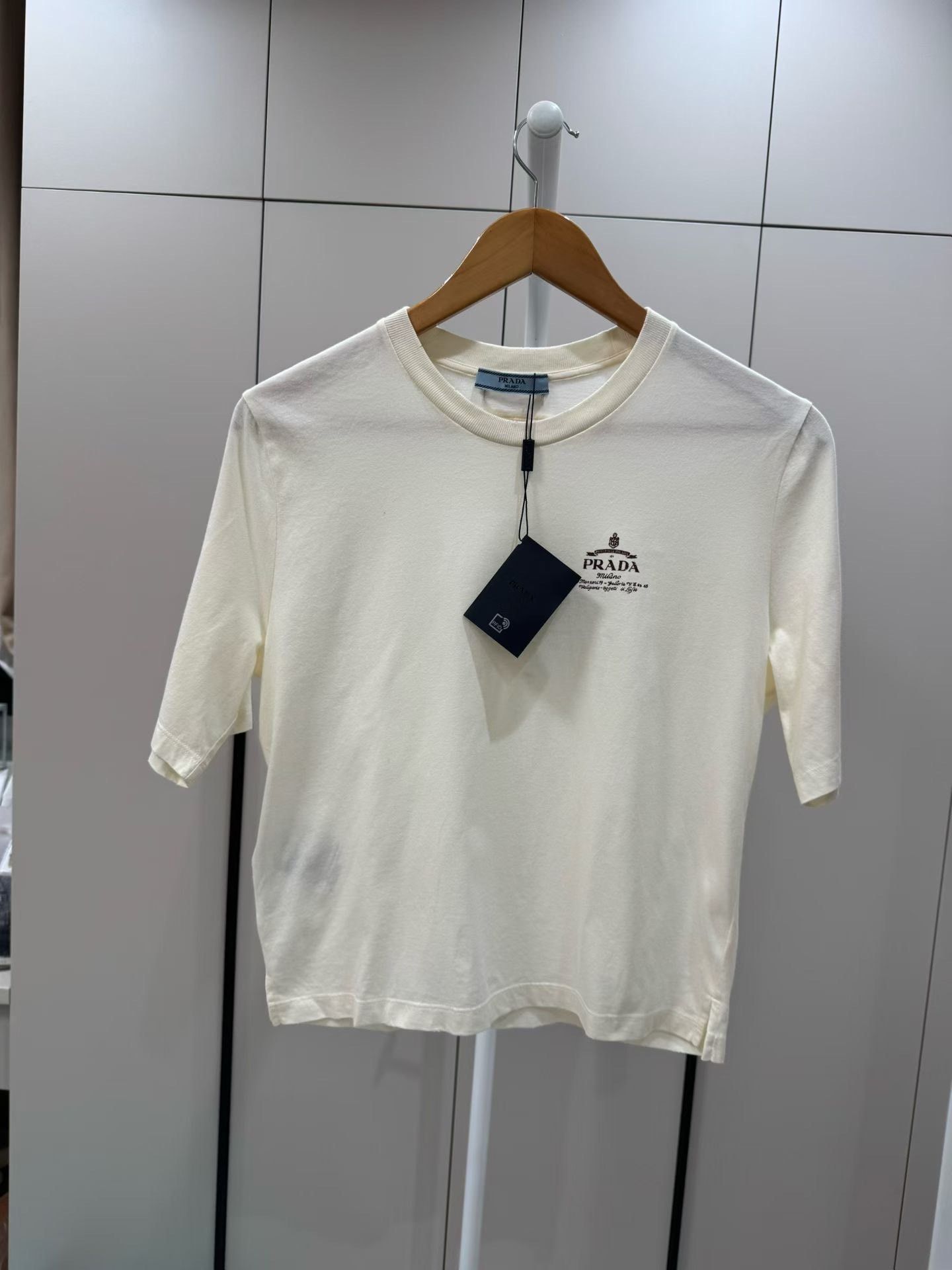 Prada Prada T-Shirt M Women Size M / US 6-8 / IT 42-44 - 1 Thumbnail