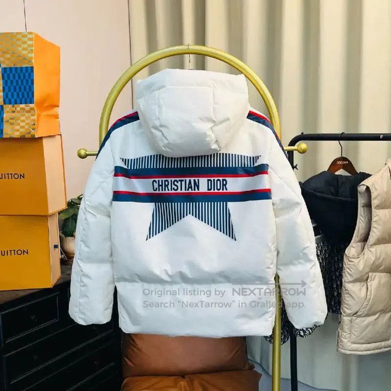 Dior Dior Women's White Puffer Jacket with Stripes . Size XS / US 0-2 / IT 36-38 - 2 Thumbnail