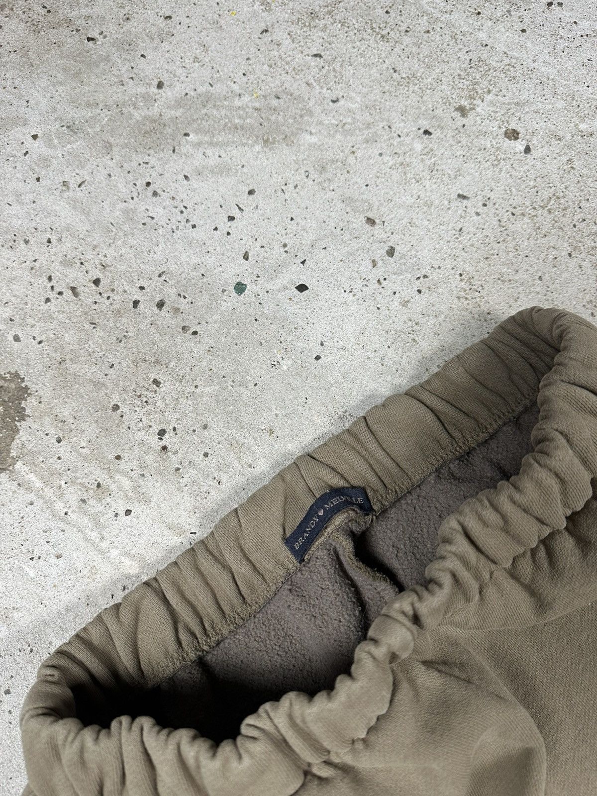 Vintage Vintage Brandy Melville Blank Brown Sweatpants Baggy Size US 30 / EU 46 - 7 Thumbnail