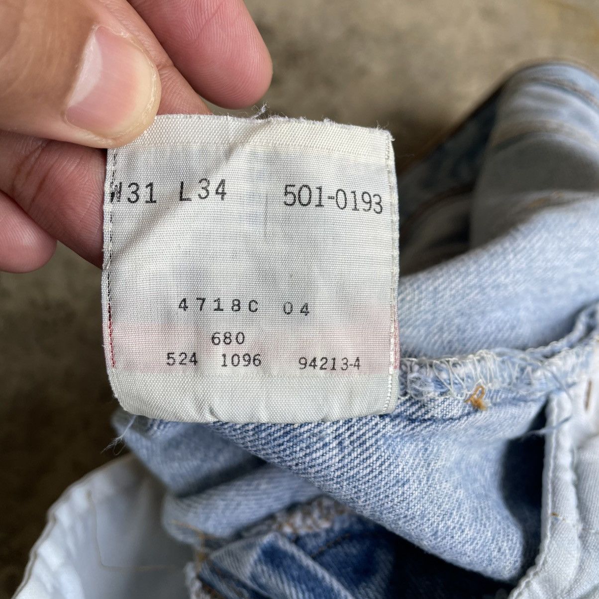 Levi's Vintage Clothing 🔥Vintage Levis 501 Splatter Paints Dirty Denim Jeans Size US 31 - 14 Thumbnail