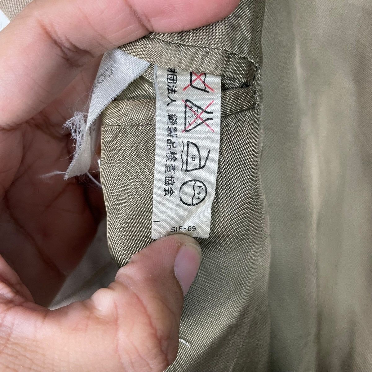 Aquascutum Vtg Aquascutum Double Breasted Showerproof Trenchcoat Size M / US 6-8 / IT 42-44 - 18 Thumbnail