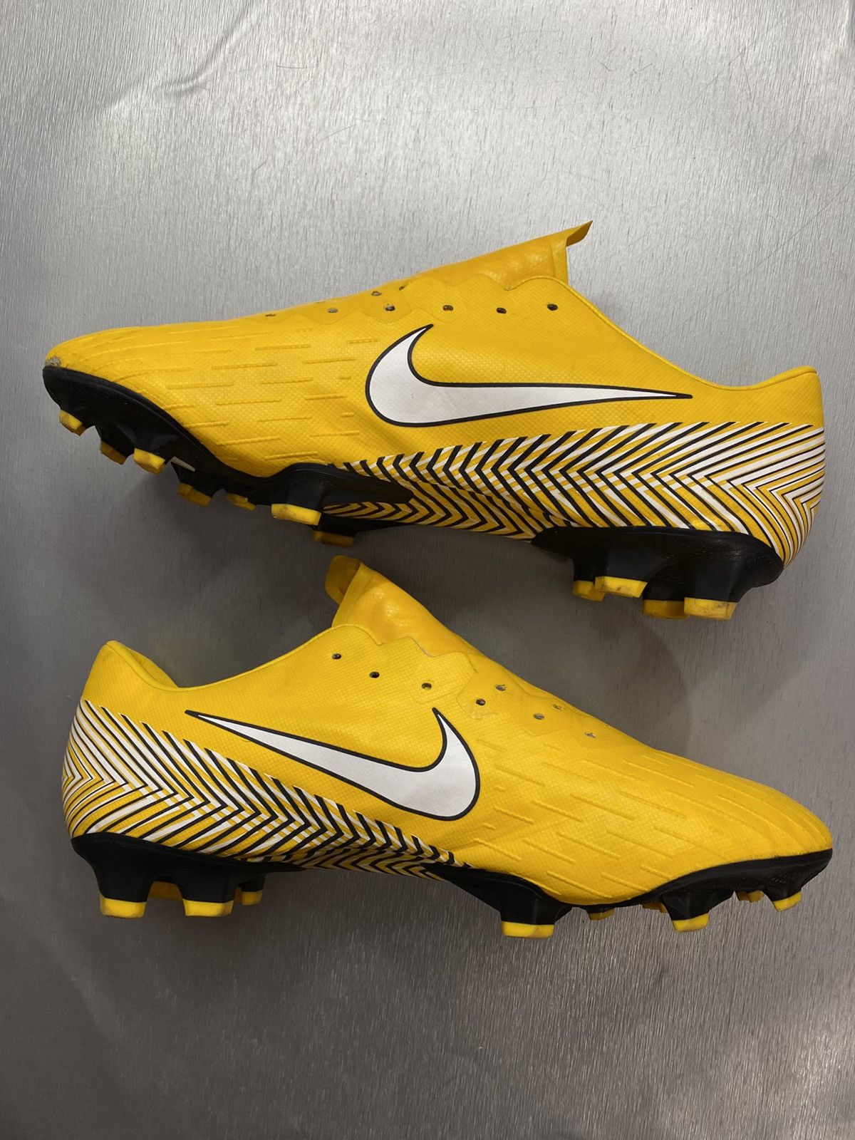Nike Nike Mercurial Vapor 12 Pro NJR FG Yellow US 10.5 EUR 44.5 Size US 10.5 / EU 43-44 - 5 Thumbnail